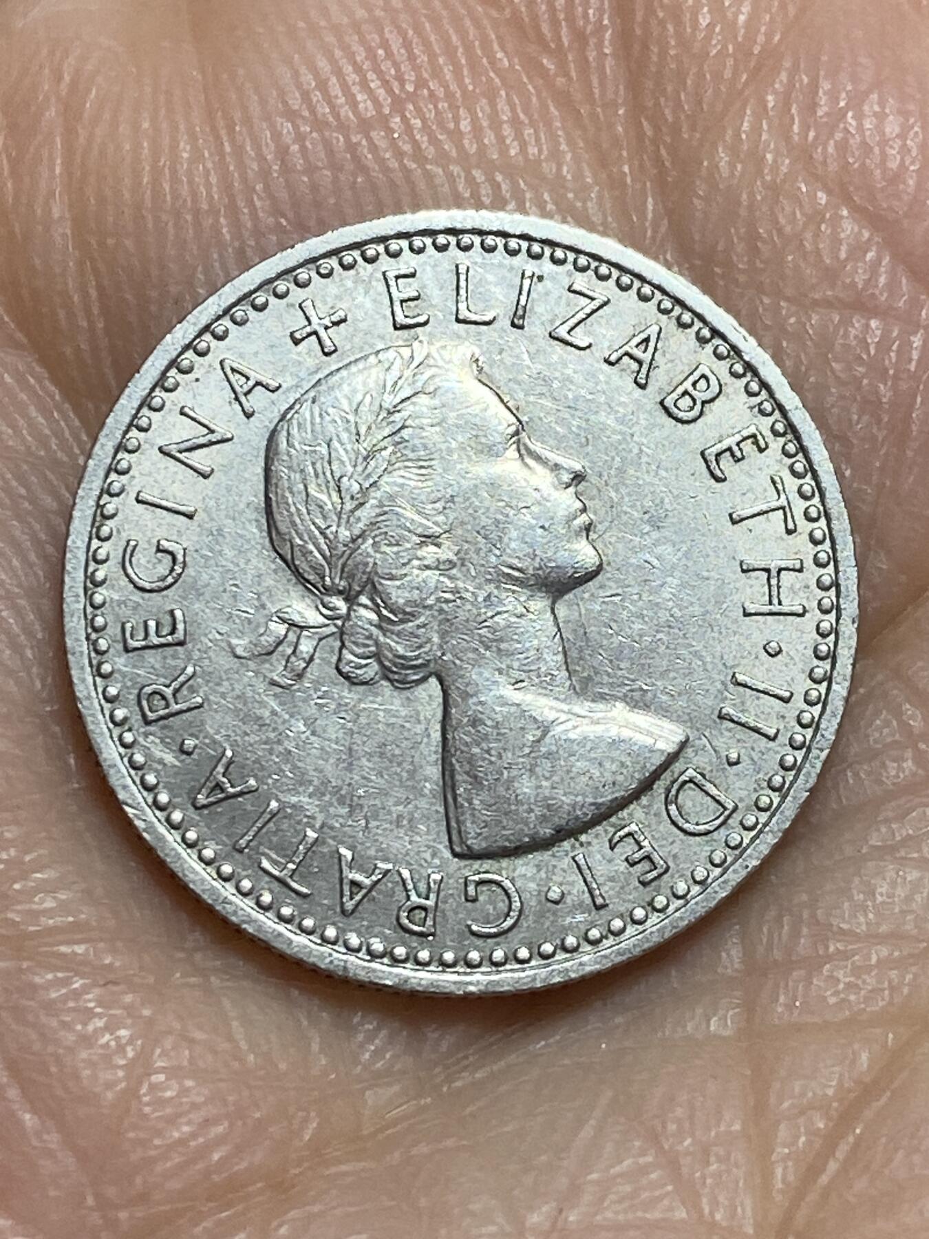 2025年第一百一十五场(总第一百四十一场）外国好品散币(免佣金) 英国🇬🇧1966年6便士(伊丽莎白二世青年桂冠第二版)