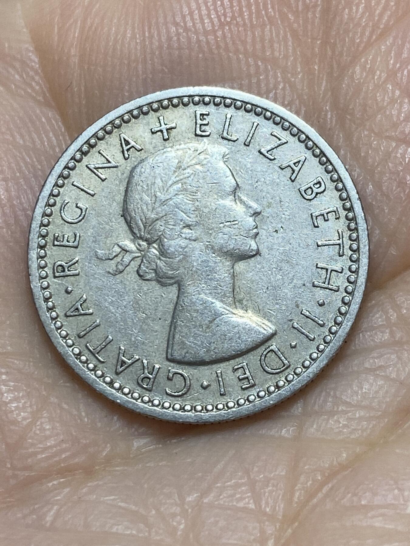 2025年第一百一十五场(总第一百四十一场）外国好品散币(免佣金) 英国🇬🇧1957年6便士(伊丽莎白二世青年桂冠，第二版)
