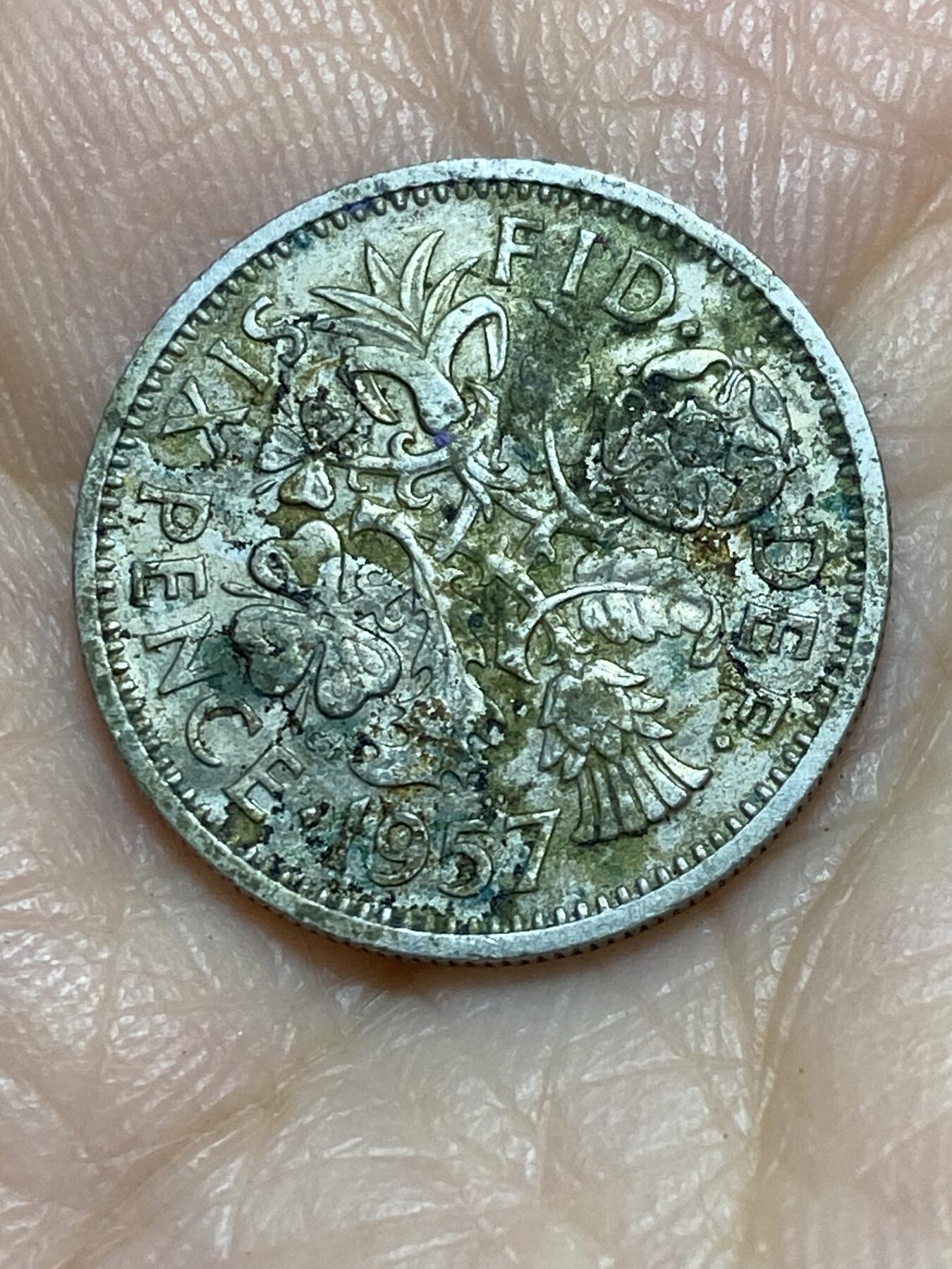 2025年第一百一十五场(总第一百四十一场）外国好品散币(免佣金) 英国🇬🇧1957年6便士(伊丽莎白二世青年桂冠第二版)