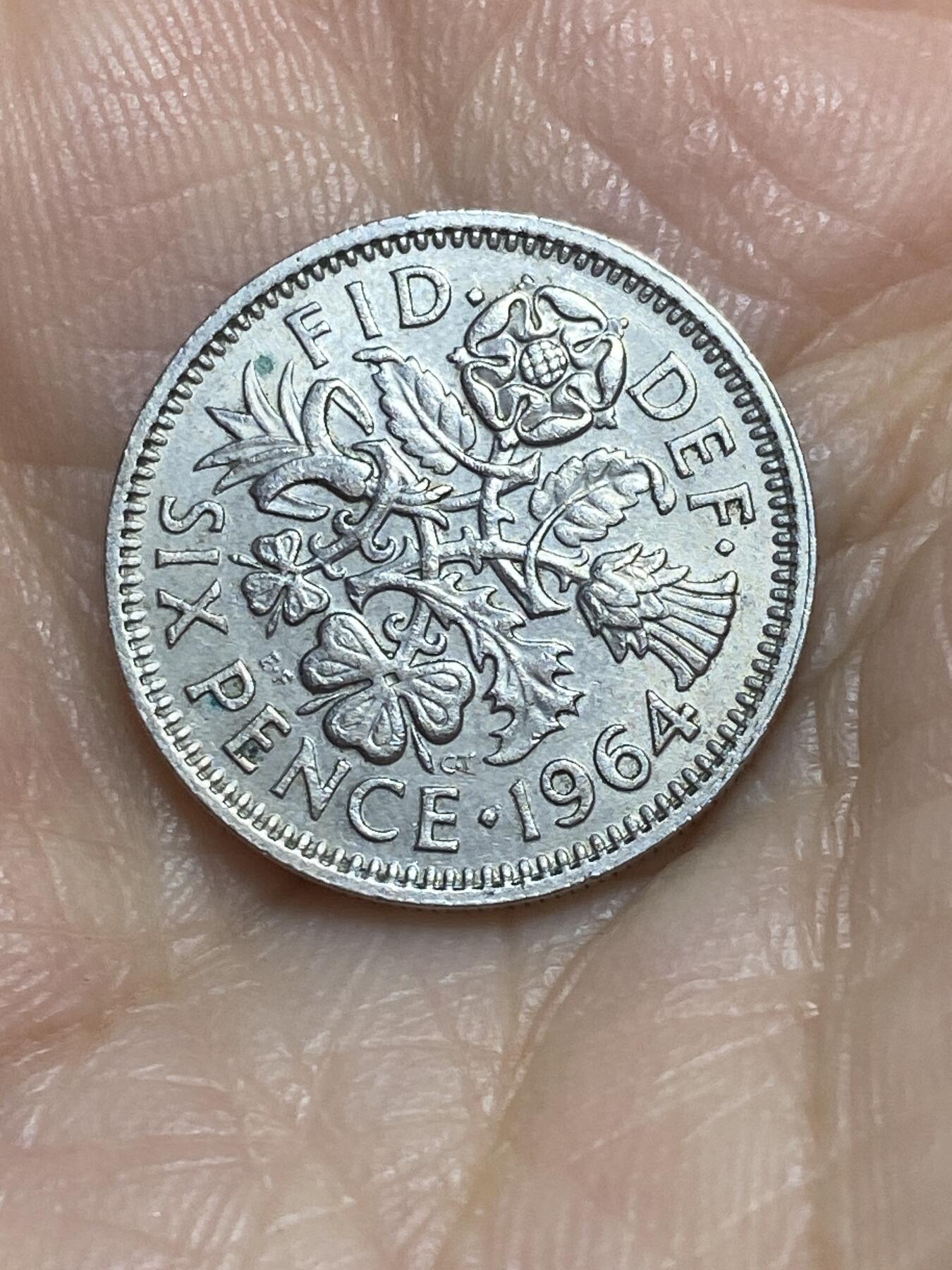 2025年第一百一十五场(总第一百四十一场）外国好品散币(免佣金) 英国🇬🇧1964年6便士(伊丽莎白二世青年桂冠第二版)