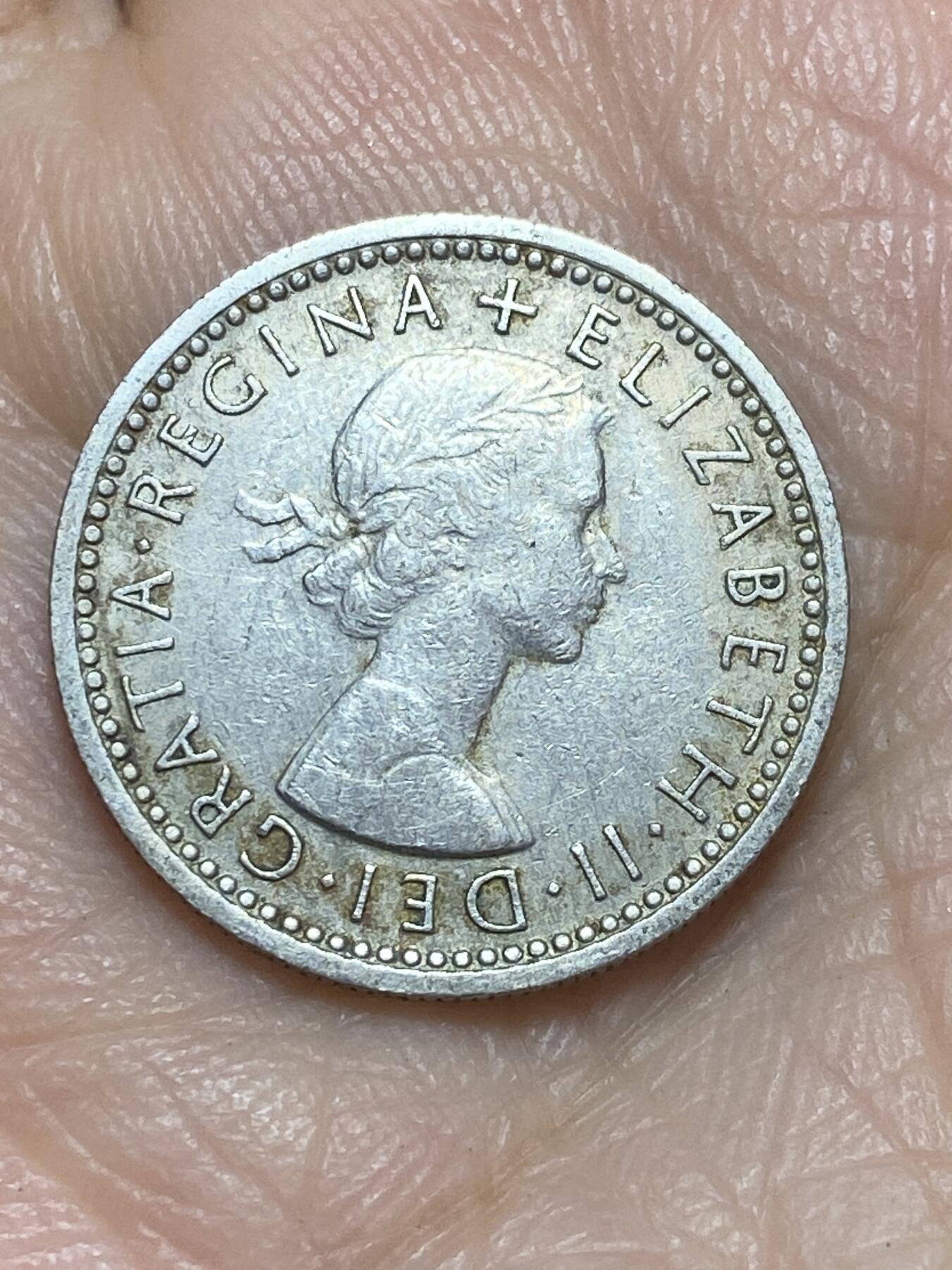 2025年第一百一十五场(总第一百四十一场）外国好品散币(免佣金) 英国🇬🇧1961年6便士(伊丽莎白二世青年桂冠第二版)