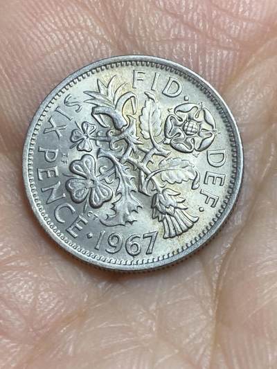 2025年第一百一十五场(总第一百四十一场）外国好品散币(免佣金) - 英国🇬🇧1967年6便士(伊丽莎白二世青年桂冠第二版，普制币关门年)