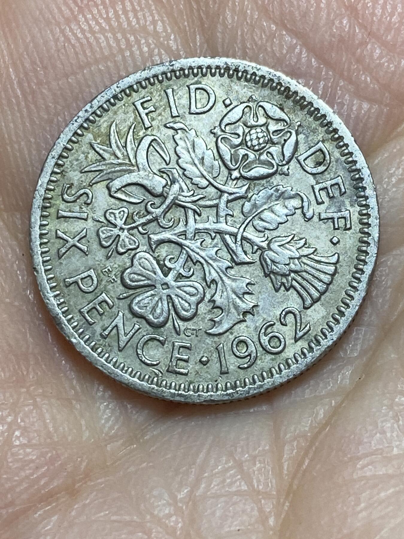 2025年第一百一十五场(总第一百四十一场）外国好品散币(免佣金) 英国🇬🇧1962年6便士(伊丽莎白二世青年桂冠第二版)