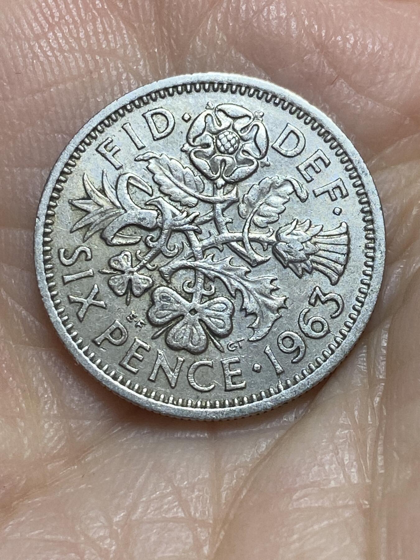 2025年第一百一十五场(总第一百四十一场）外国好品散币(免佣金) 英国🇬🇧1963年6便士(伊丽莎白二世青年桂冠第二版)