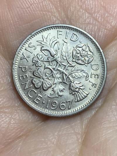 2025年第一百一十五场(总第一百四十一场）外国好品散币(免佣金) - 英国🇬🇧1967年6便士(伊丽莎白二世青年桂冠第二版，普制币关门年)