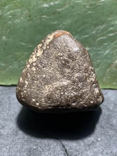 精美铁皮南红玛瑙原石一颗， - 精美铁皮南红玛瑙原石一颗，
