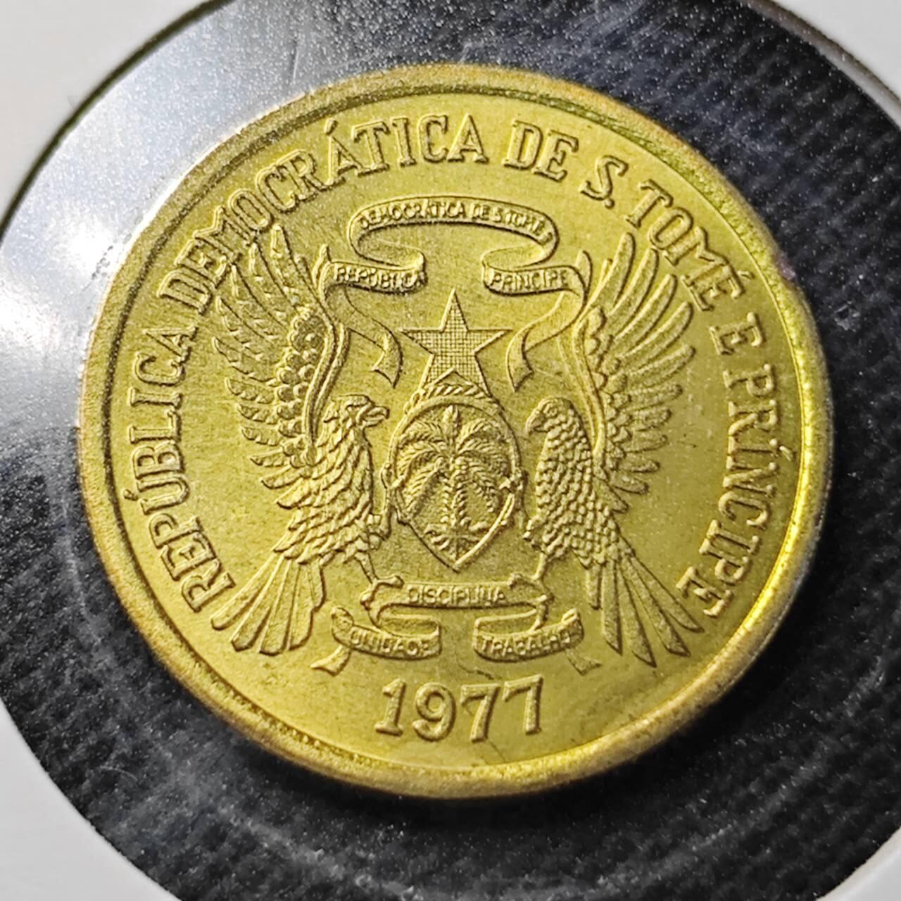 KK钱币收藏小铺  纪念币专场  2月预留时间 周末发货  1977圣多美和普林西比1多布拉FAO