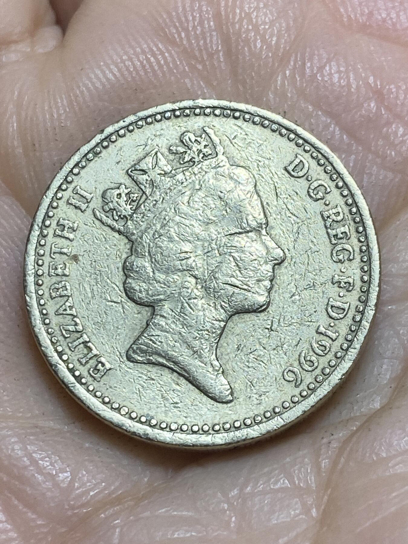 2025年第一百一十五场(总第一百四十一场）外国好品散币(免佣金) 英国🇬🇧1996年1镑(北爱尔兰凯尔特十字架)