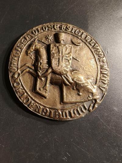 老王徽章第158期 - 西班牙中世纪骑士主题大铜章     高浮雕     直径68mm.   重量206.1g