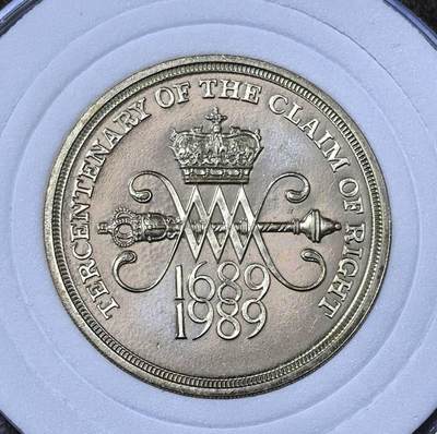 北京马甸外国币专卖第145期，外国币专场，陆续上拍，欢迎关注 英国1989年纪念权利法案300年大冠小冠2枚2镑好品原光，大冠难寻