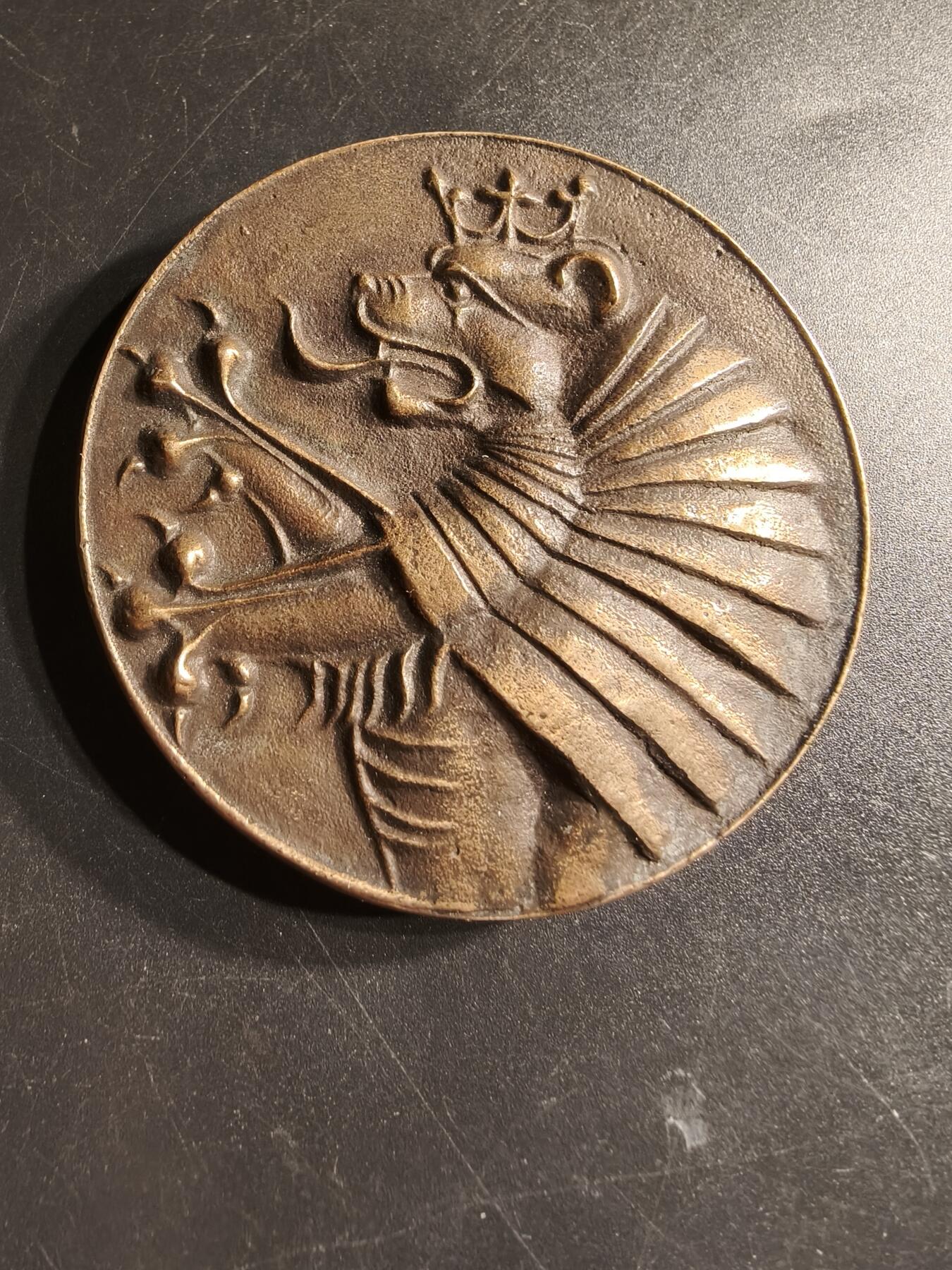老王徽章第158期 德国联邦总理赫尔穆特·科尔大铜章    直径56mm.   重量118.6g