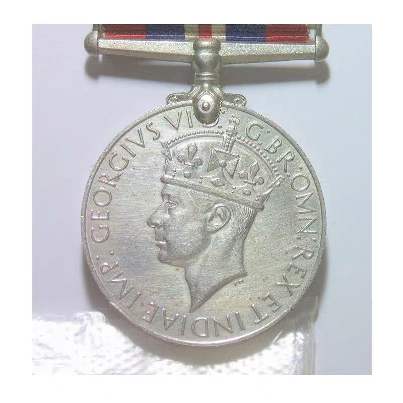 英国1939-45年 乔治六世+雄狮二战胜利高浮雕精制白铜章 带绶带 36MM