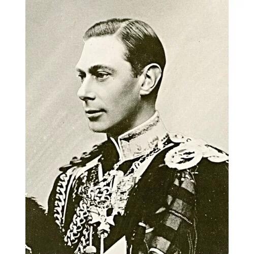 英国1939-45年 乔治六世+雄狮二战胜利高浮雕精制白铜章 带绶带 36MM