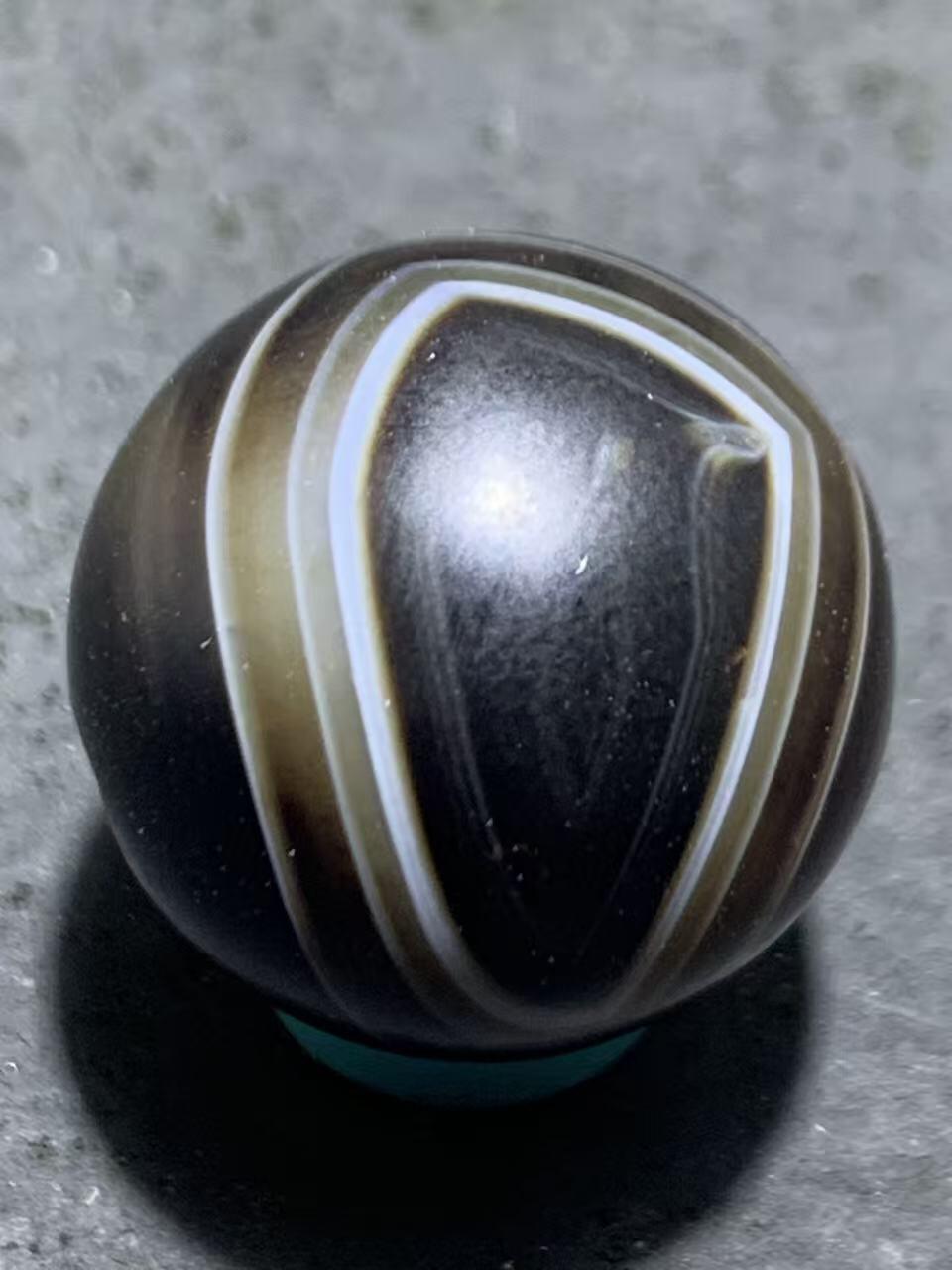 精品一线天眼药师玛瑙2.0随形圆珠一颗