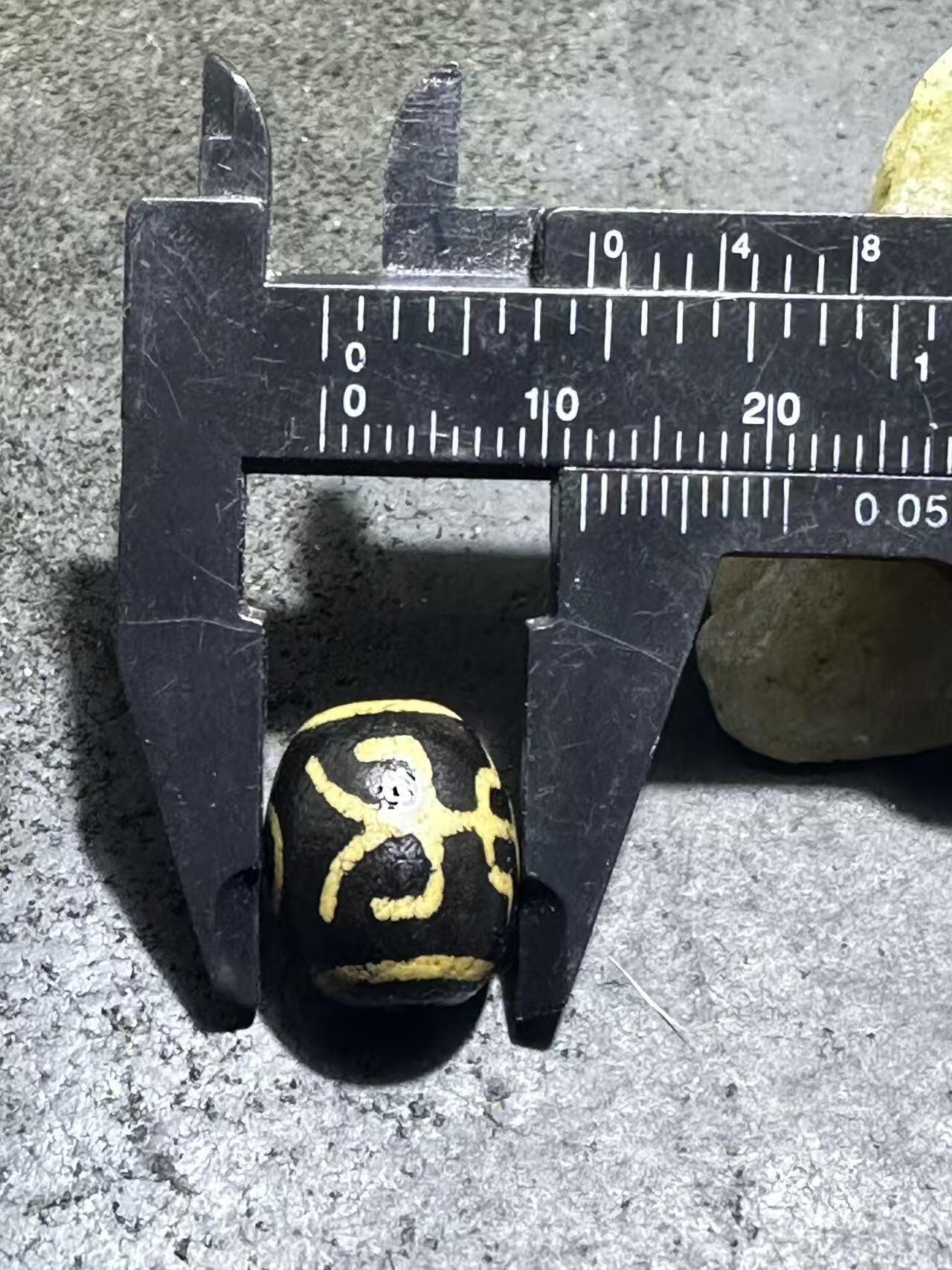 仅此一颗，精品藏传牙黄贵人玛瑙天珠一颗1，