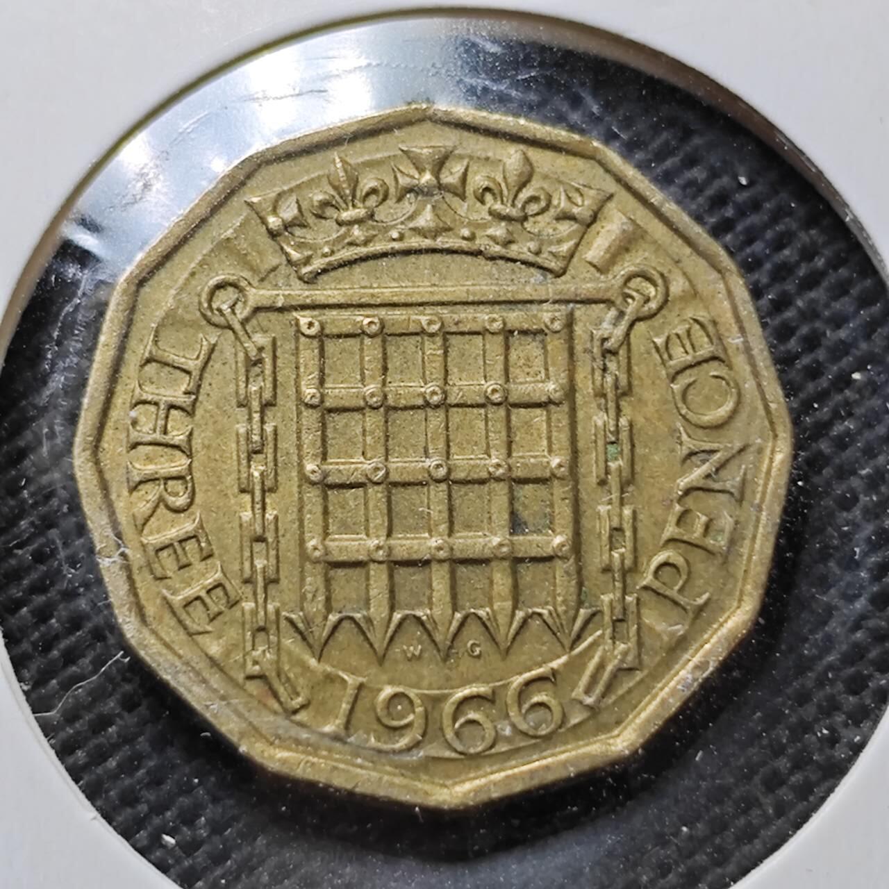 KK钱币收藏小铺  第357场  2月预留时间 周末发货  1966英国3便士铜币