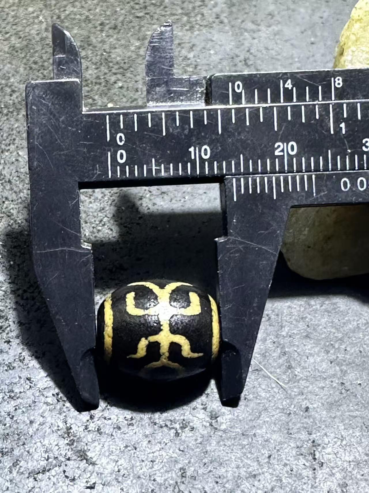 仅此一颗，精品藏传牙黄贵人玛瑙天珠一颗1，