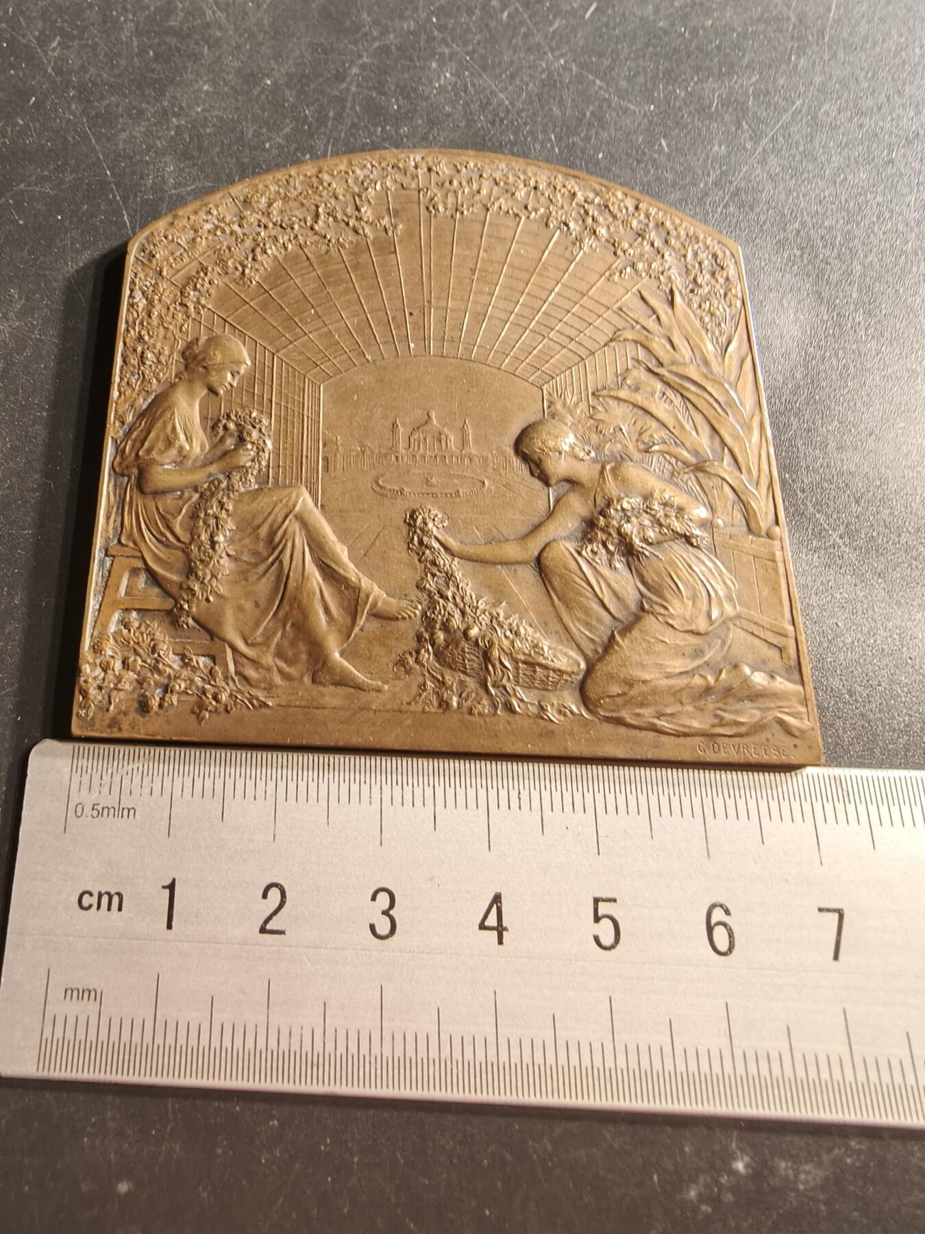 老王徽章第158期 比利时根特1913国际博览会方形大铜章     尺寸68×66mm.   重量114.4g