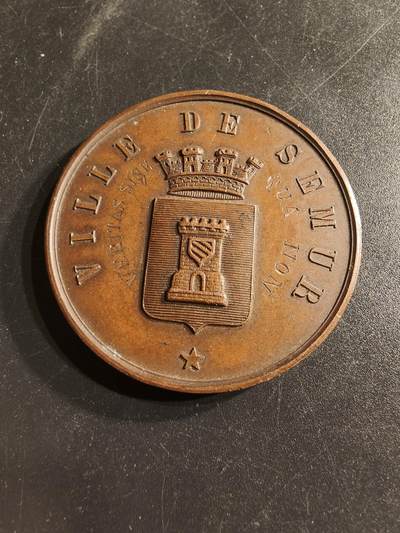 老王徽章第158期 - 法国索米尔-昂-欧克苏瓦大铜章     Cuivre铜标     直径44mm.   重量43.5g