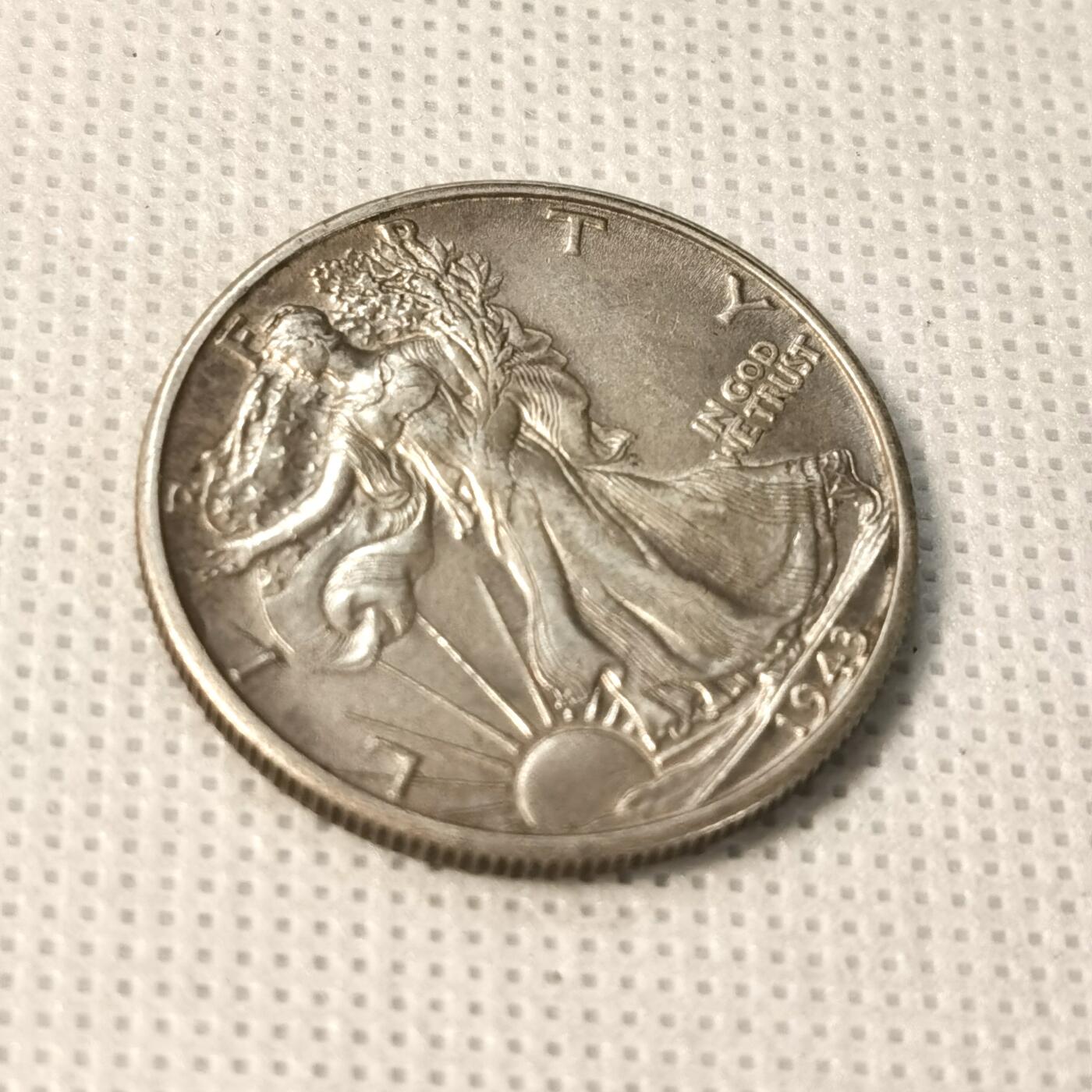 甄臻铺-世界币章拍卖（第36期），送拍享返佣金等优惠多多 美国1943年行走女神50分银币好品 细节清晰