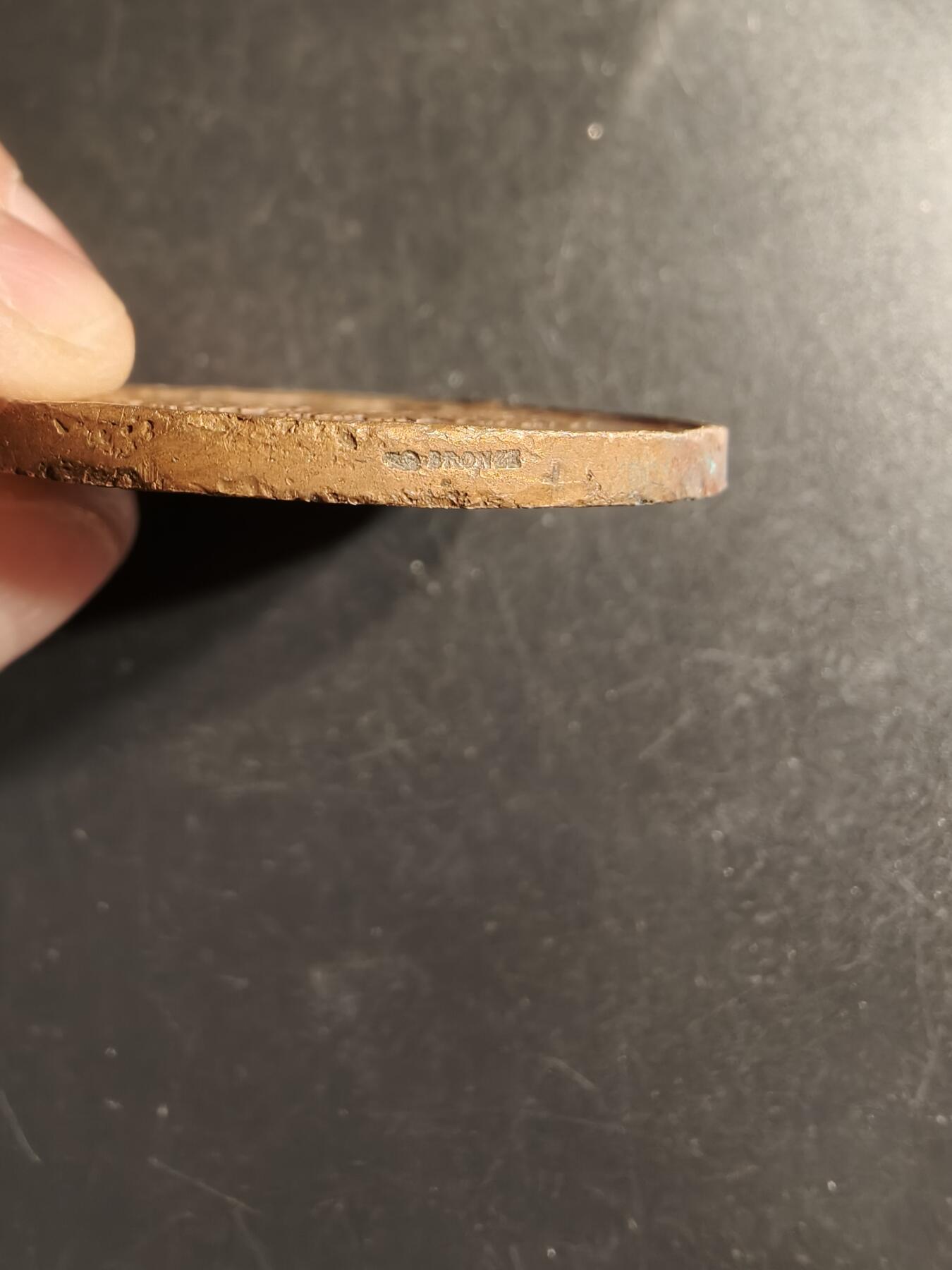 老王徽章第158期 法国艺术与科学大铜章    大师夏普兰作品    直径45mm.   重量45.6g