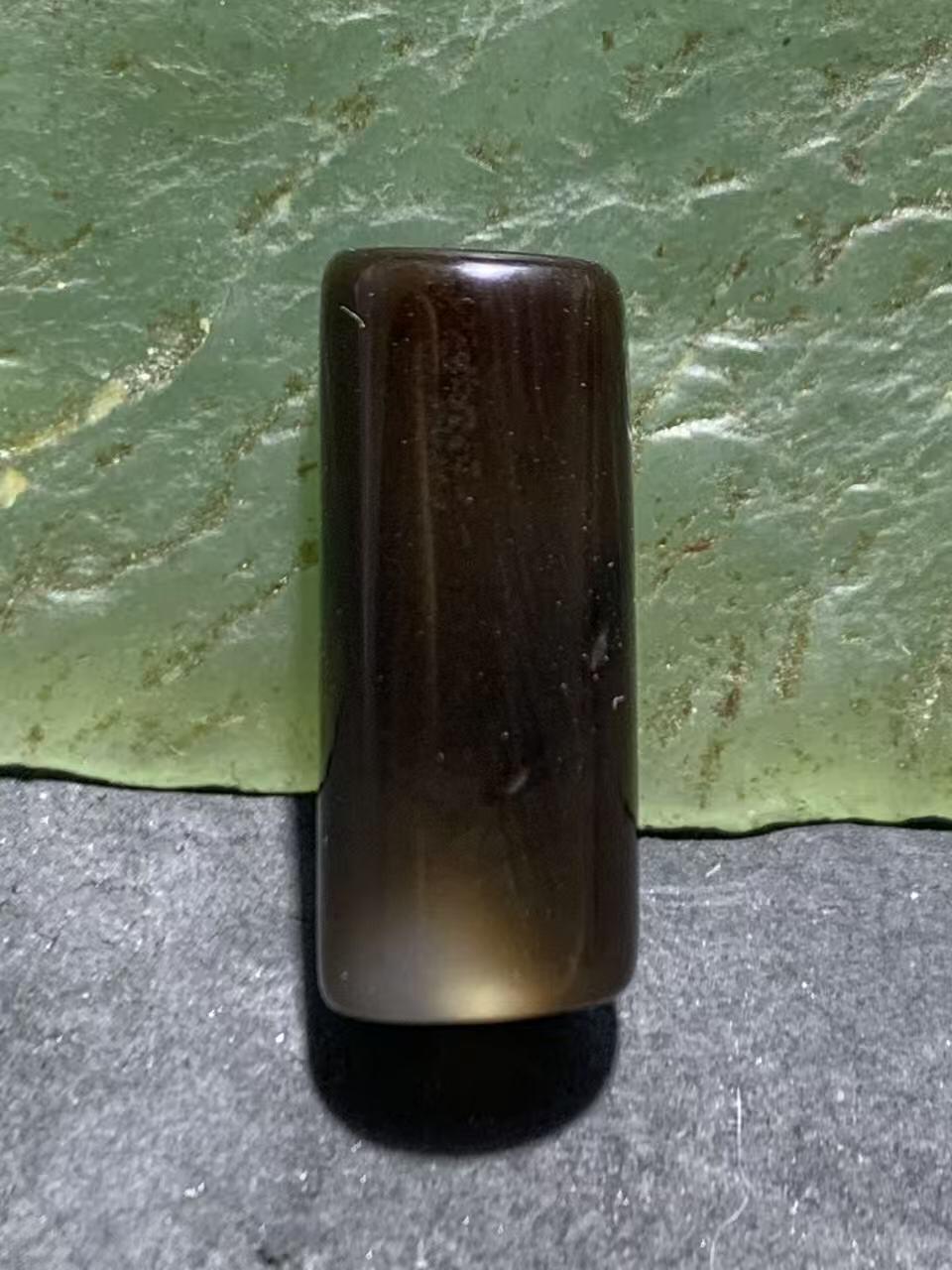 药师玛瑙直桶随形桶珠一颗，，