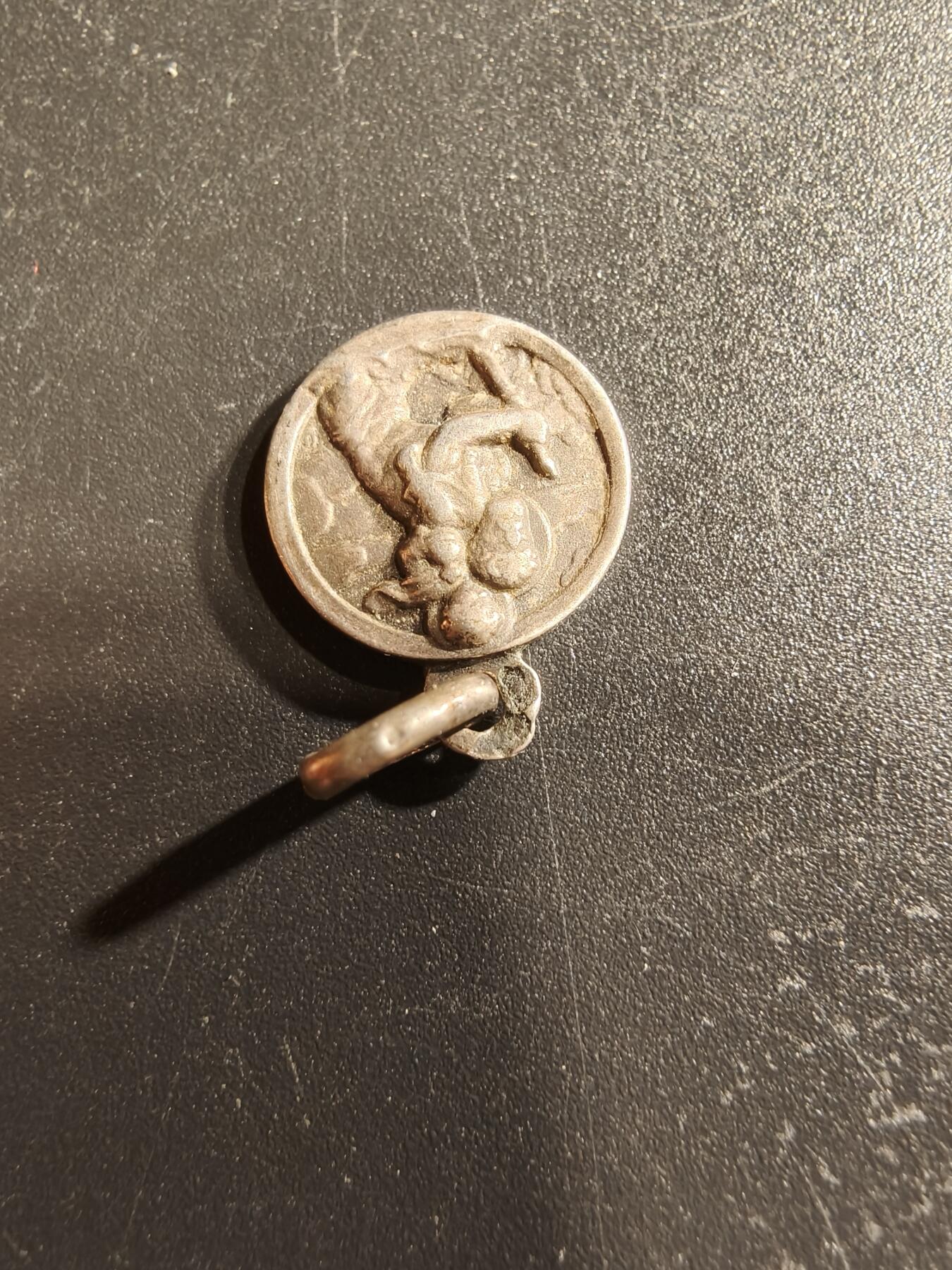 老王徽章第158期 法国天主教会纪念章    银质2.8g