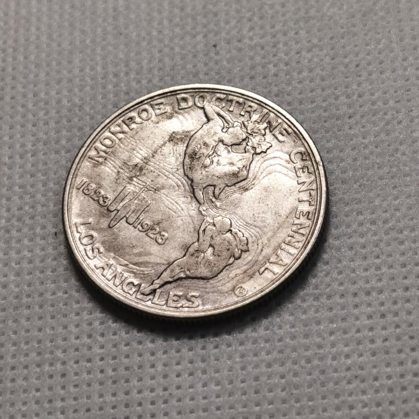 甄臻铺-世界币章拍卖（第36期），送拍享返佣金等优惠多多 美国1923年门罗主义百年50分纪念银币