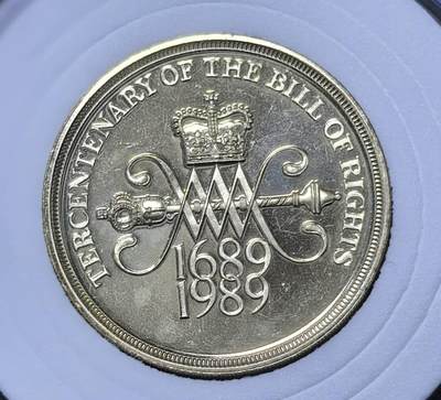 北京马甸外国币专卖第145期，外国币专场，陆续上拍，欢迎关注 英国1989年纪念权利法案300年大冠小冠2枚2镑好品原光，大冠难寻