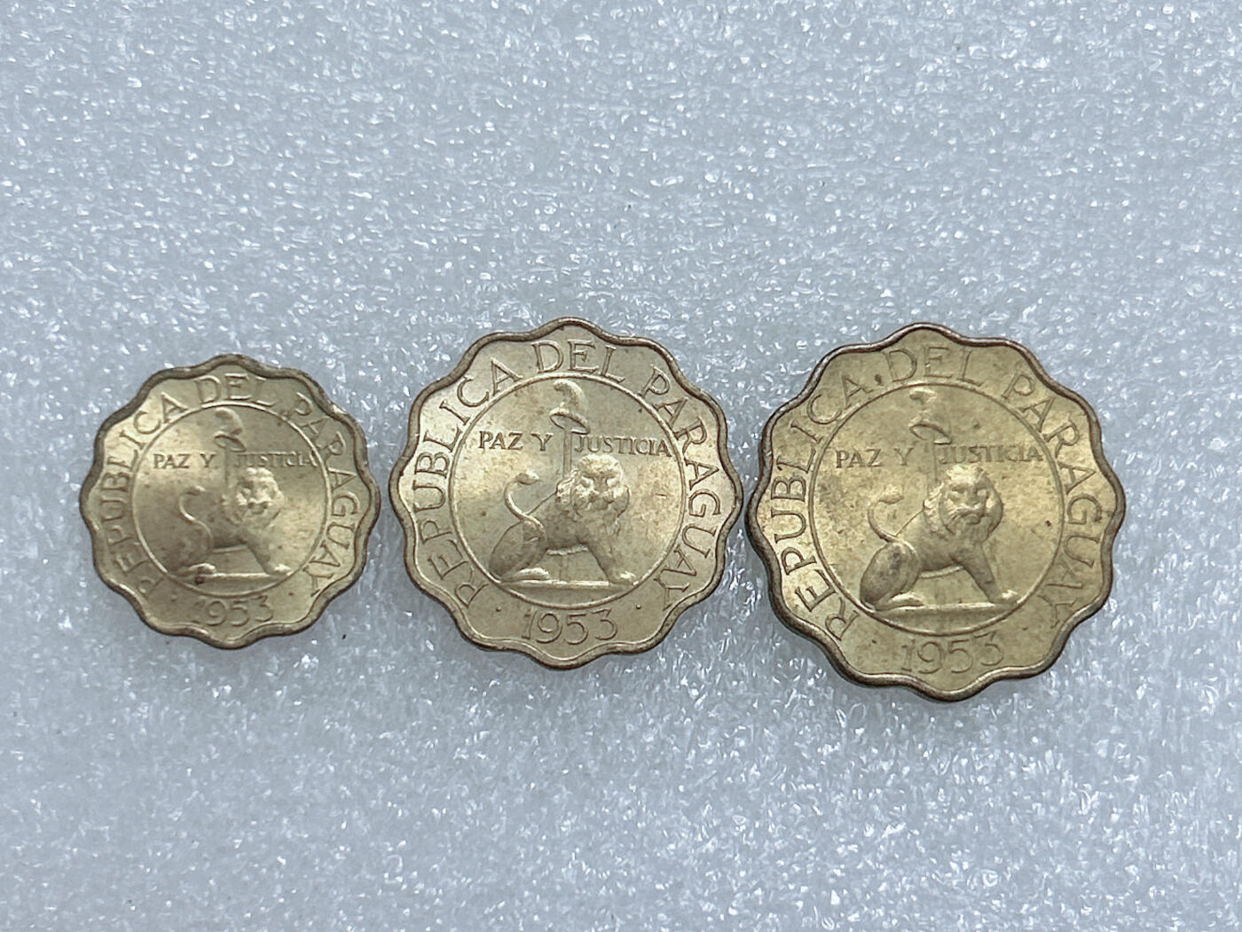 第一海外回流一元起拍收藏 散集专场  第256期 巴拉圭1953年黄铜硬币3枚套 原光品