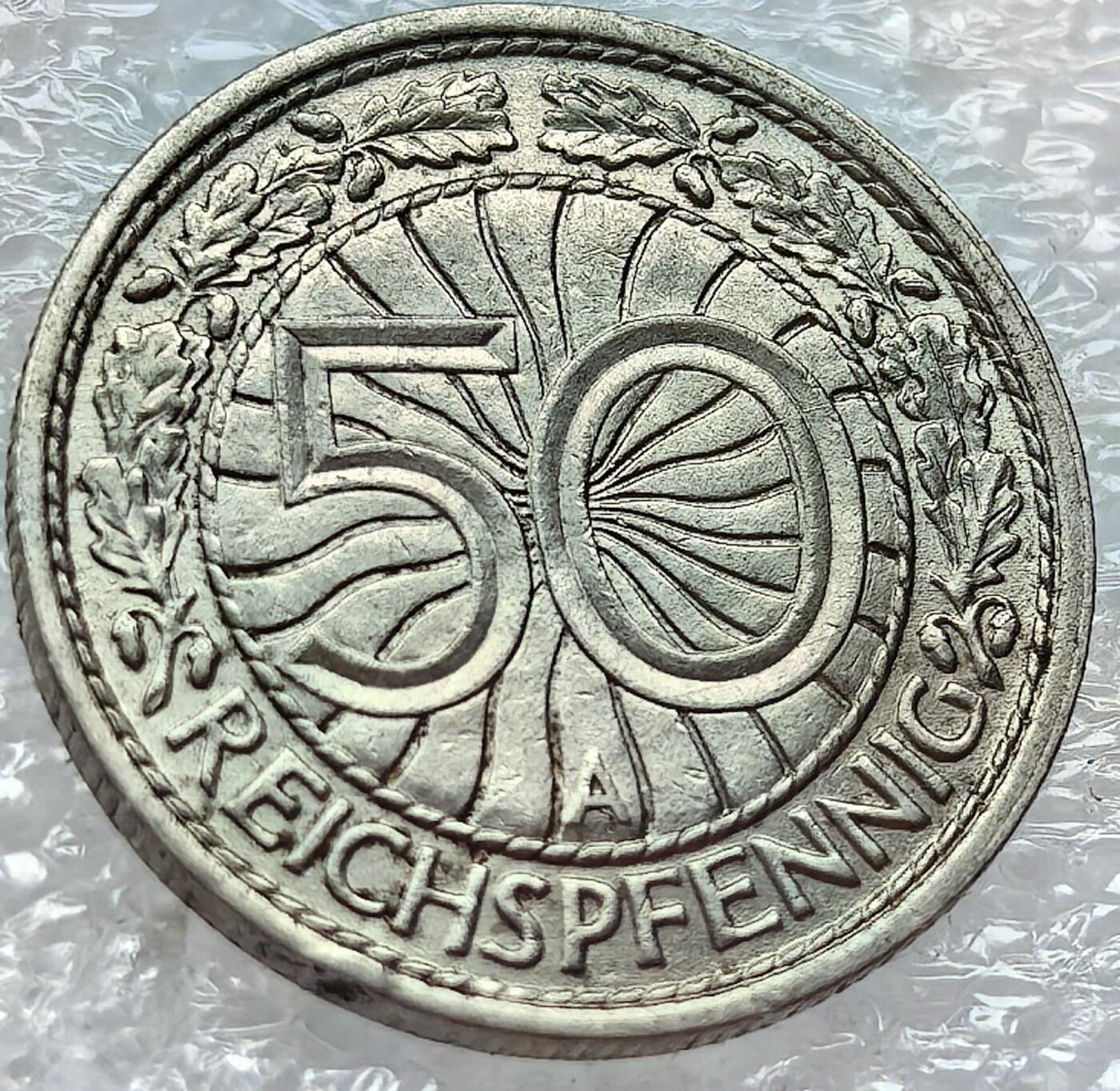 外国优质纪念币银币，周六晚上九点倒数截拍，满百包邮，可寄存半年，喜欢朋友微信扫描二维码可直接参拍 魏玛时期1928年50芬尼A版