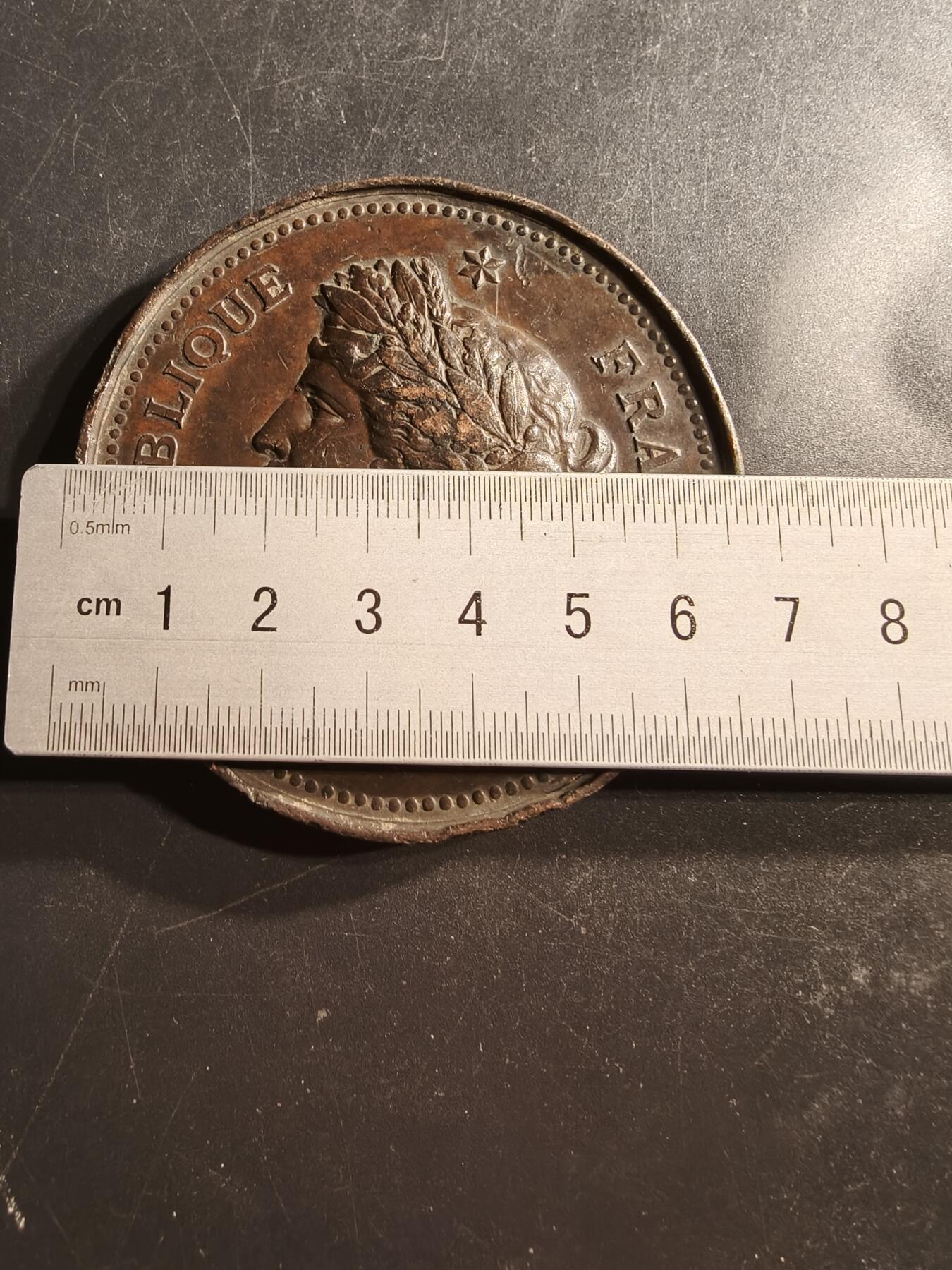 老王徽章第158期 法国早期玛丽安娜大铜章    光边原铸     直径68mm.   重量151.8g