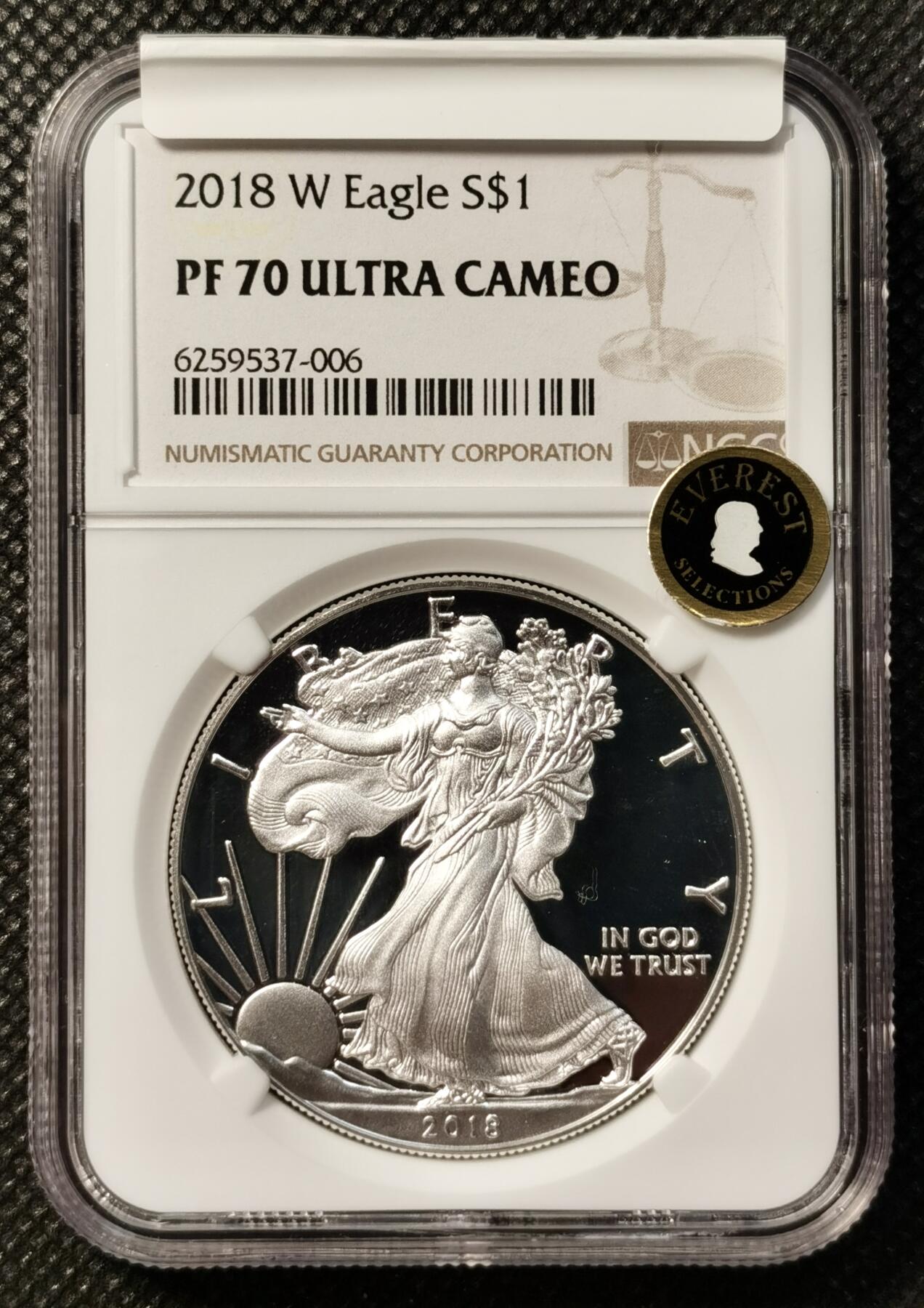 甄臻铺-世界币章拍卖（第36期），送拍享返佣金等优惠多多 NGC PF70UC 美国2018年W版行走女神1美元鹰洋精制银币，带巅峰收藏系列金色贴纸