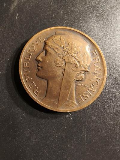 老王徽章第158期 - 法国体育教育国务秘书赠大铜章    直径36mm.   重量24.3g
