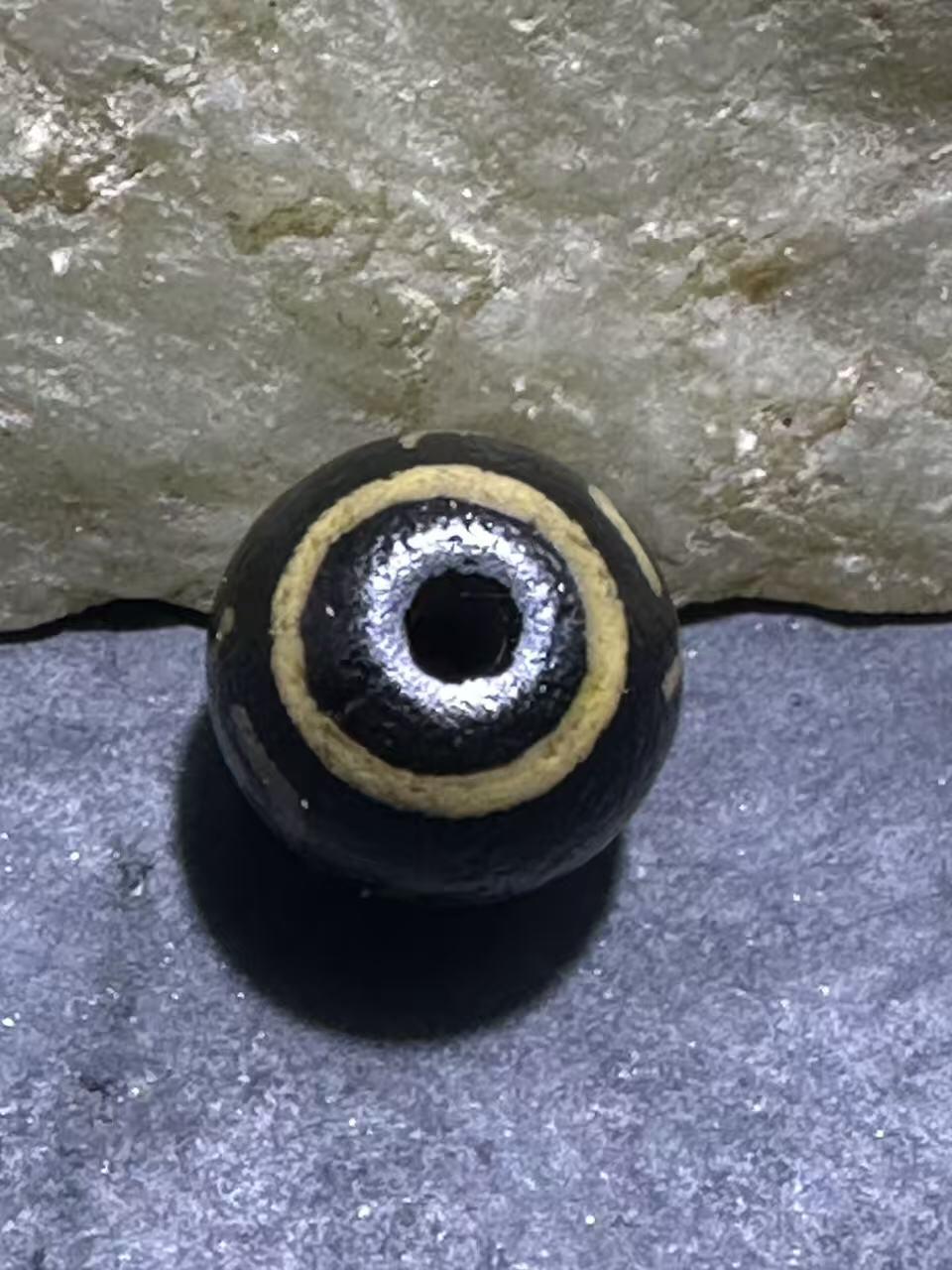 仅此一颗，精品藏传牙黄贵人玛瑙天珠一颗1，