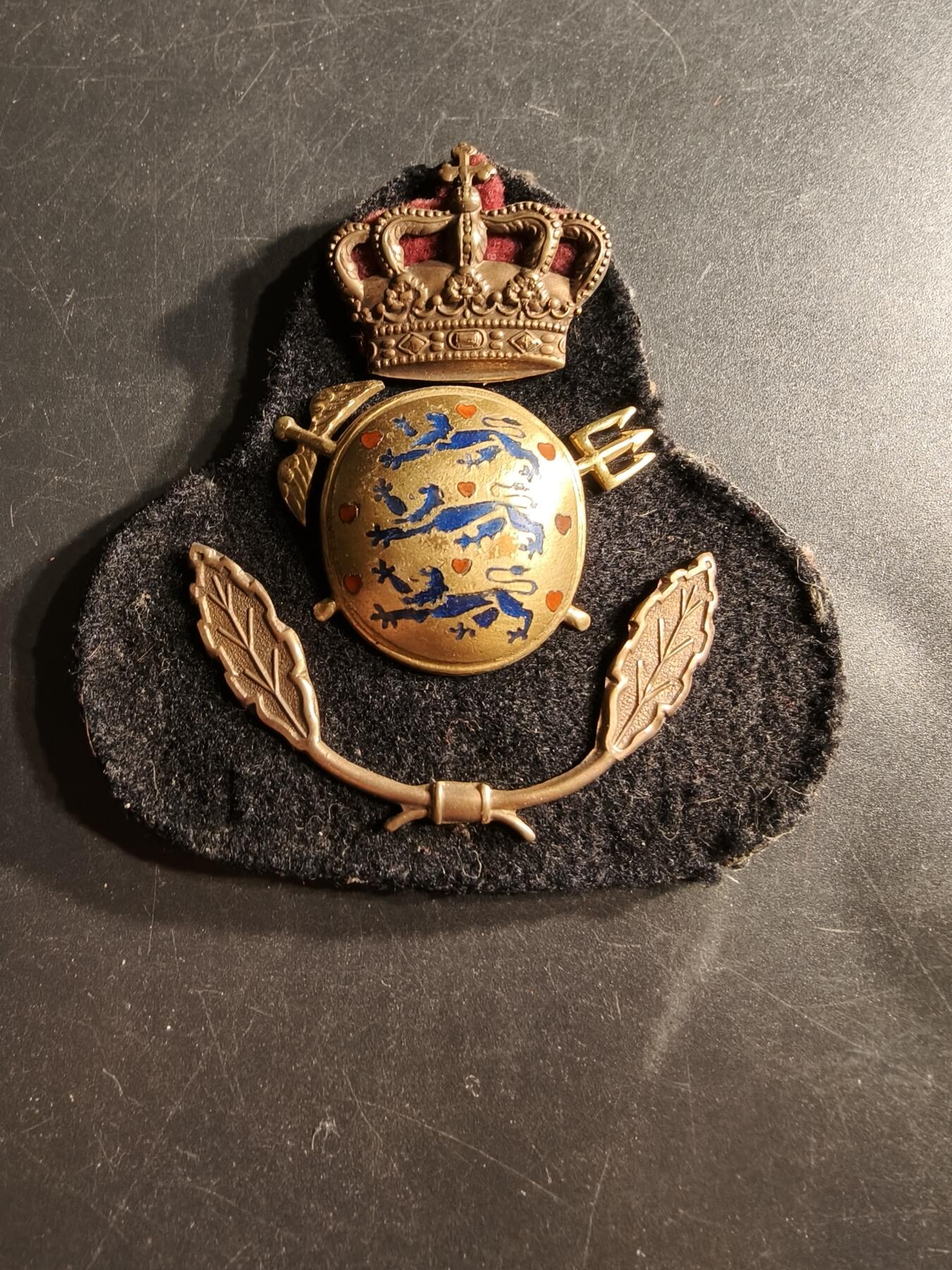 老王徽章第158期 丹麦海关礼服帽徽    底衬完整   大尺寸直径75mm