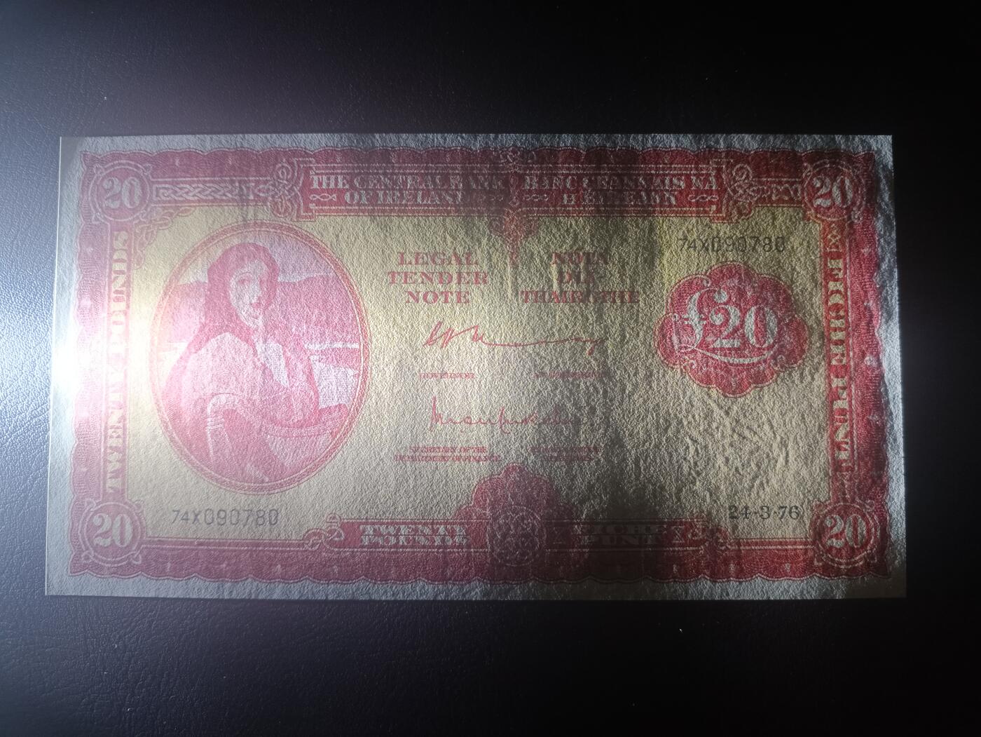 2025十月第三期，总197期 爱尔兰1976年20镑AUNC，爱尔兰人格化象征“拉维利夫人”，稀有的中高面值