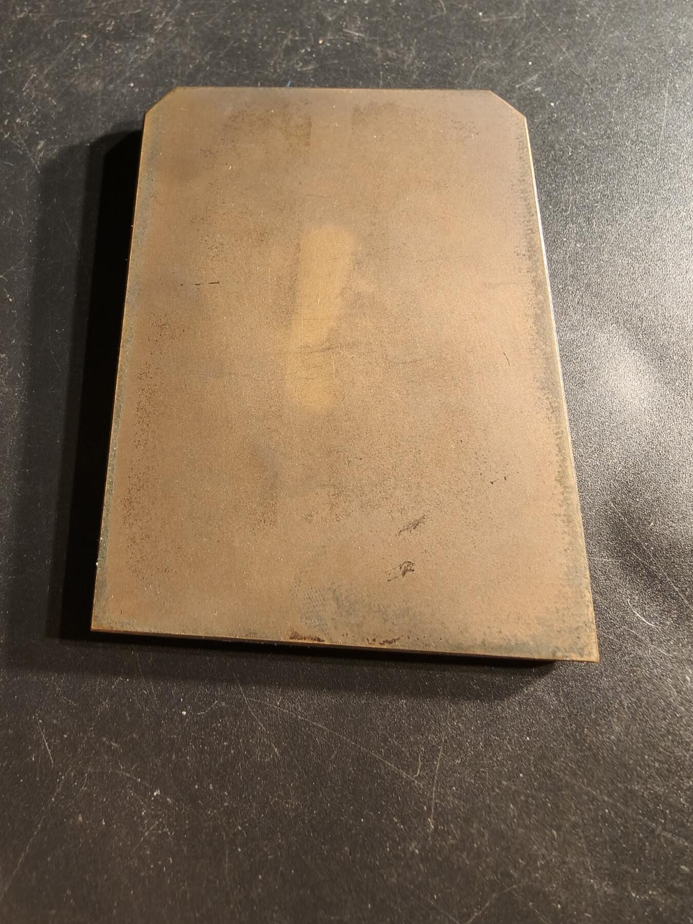 老王徽章第158期 法国教授方形大铜章    高浮雕     原盒     尺寸80×58mm.   重量184.6g