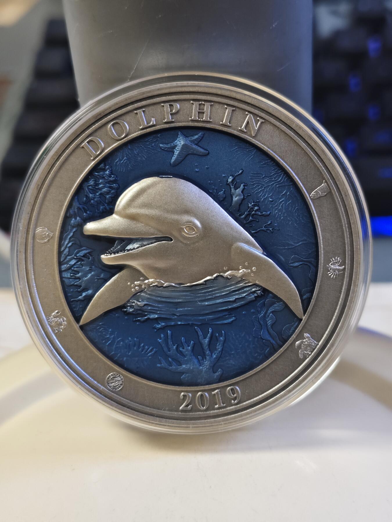 第179期拍卖【长期征集拍品】 巴巴多斯2019海底世界系列3海豚镶透明珐琅银币，999银，发行999枚