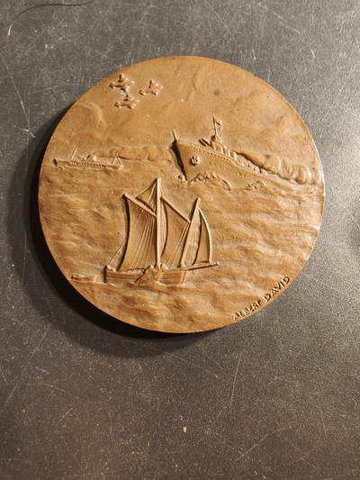 老王徽章第158期 - 法国海军退伍军人协会大铜章    直径58mm.   重量96g