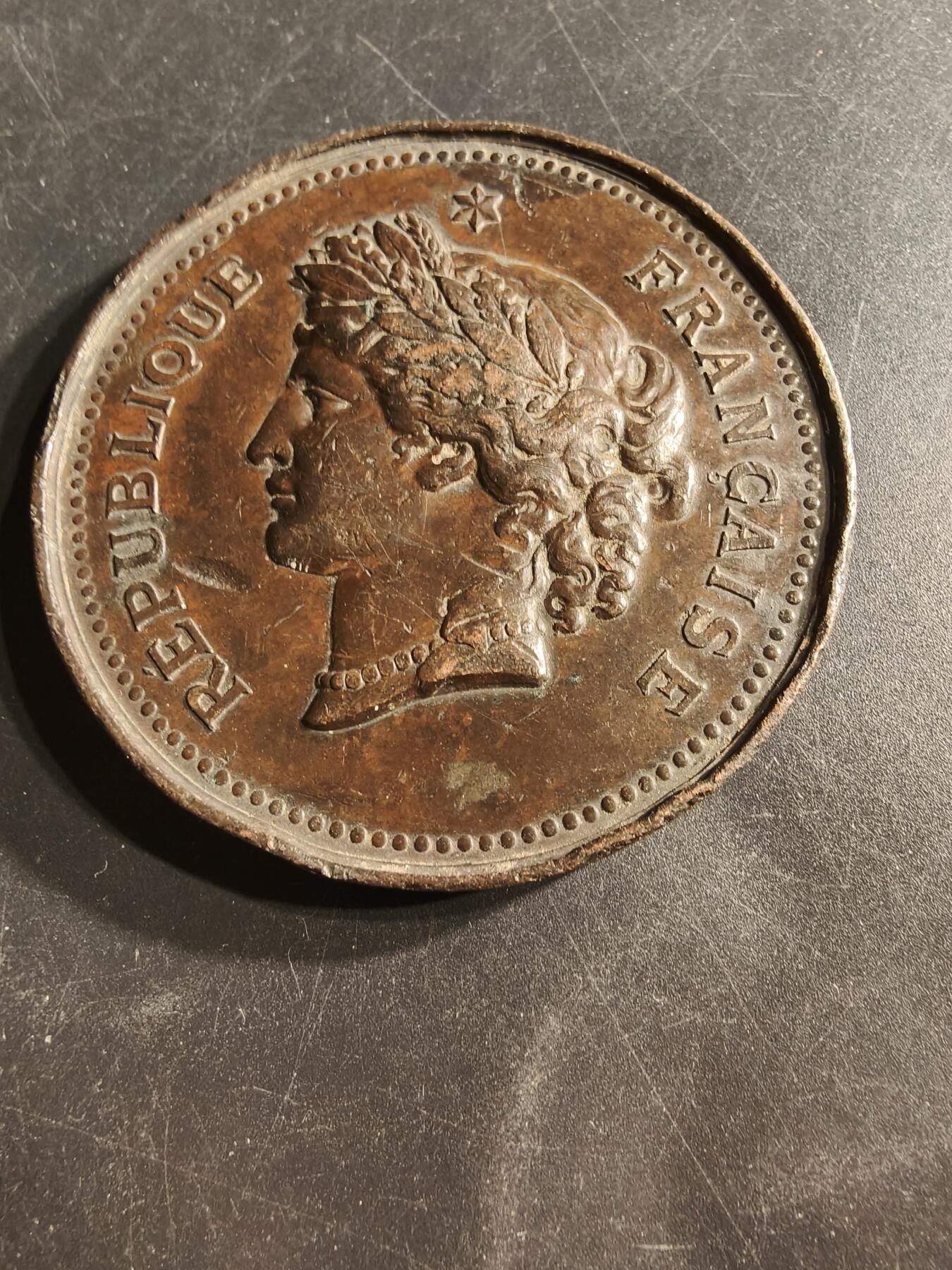 老王徽章第158期 法国早期玛丽安娜大铜章    光边原铸     直径68mm.   重量151.8g