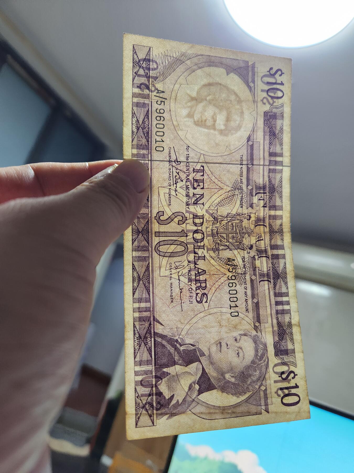 10月24号晚上8点 外国纸币自动截拍第45场 斐济10元原票美品