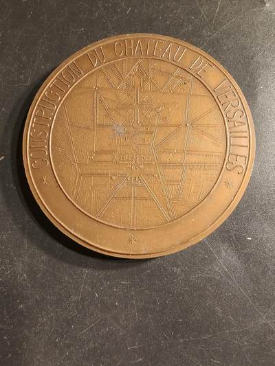 老王徽章第158期 - 法国凡尔赛宫扩建大铜章     直径70mm.   重量183.5g