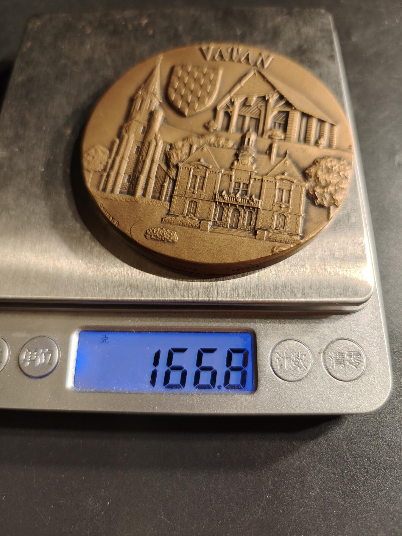 老王徽章第158期 法国圣皮埃尔莱内穆尔市议会大铜章     直径68mm.   重量166.8g