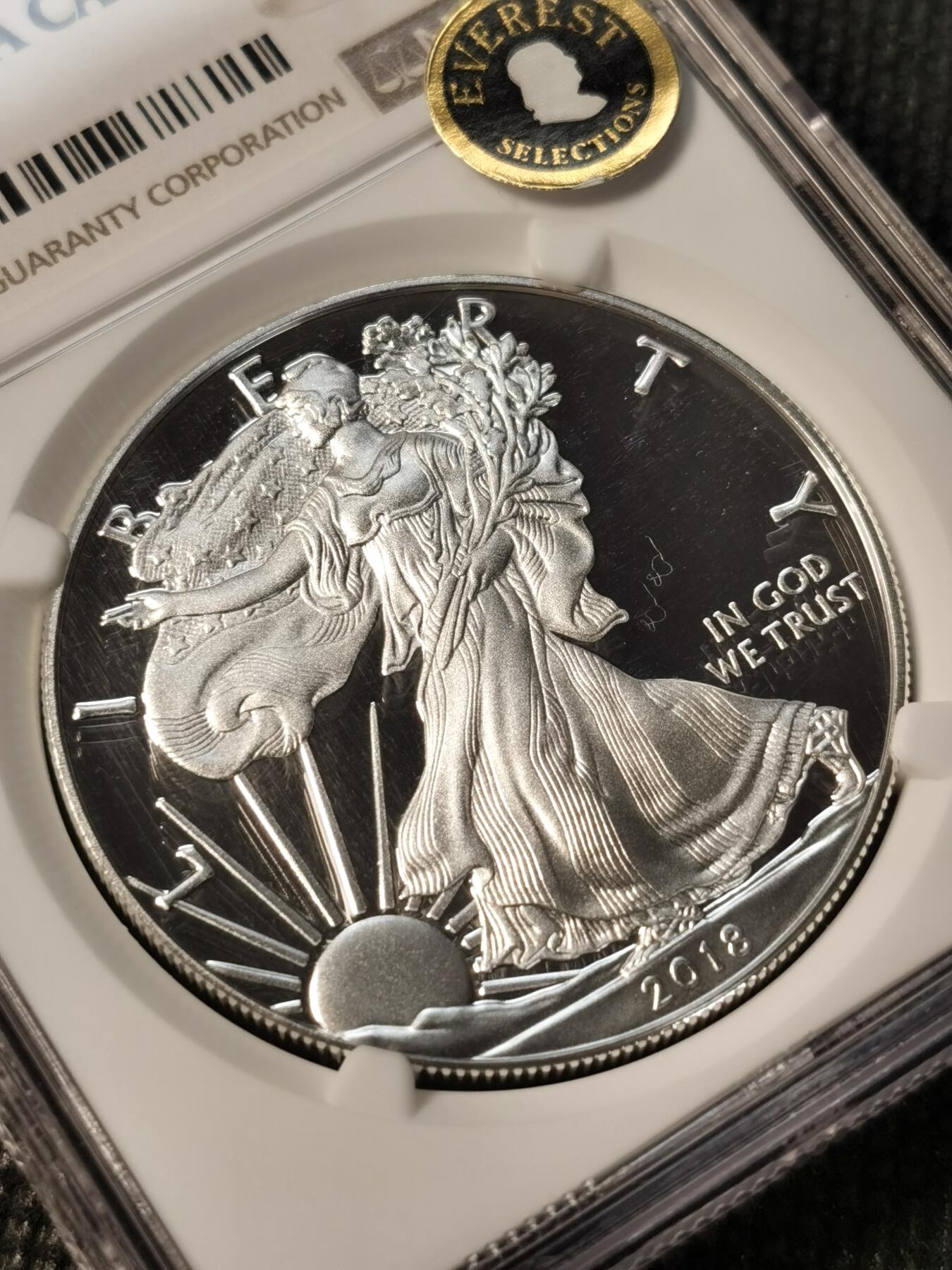 甄臻铺-世界币章拍卖（第36期），送拍享返佣金等优惠多多 NGC PF70UC 美国2018年W版行走女神1美元鹰洋精制银币，带巅峰收藏系列金色贴纸