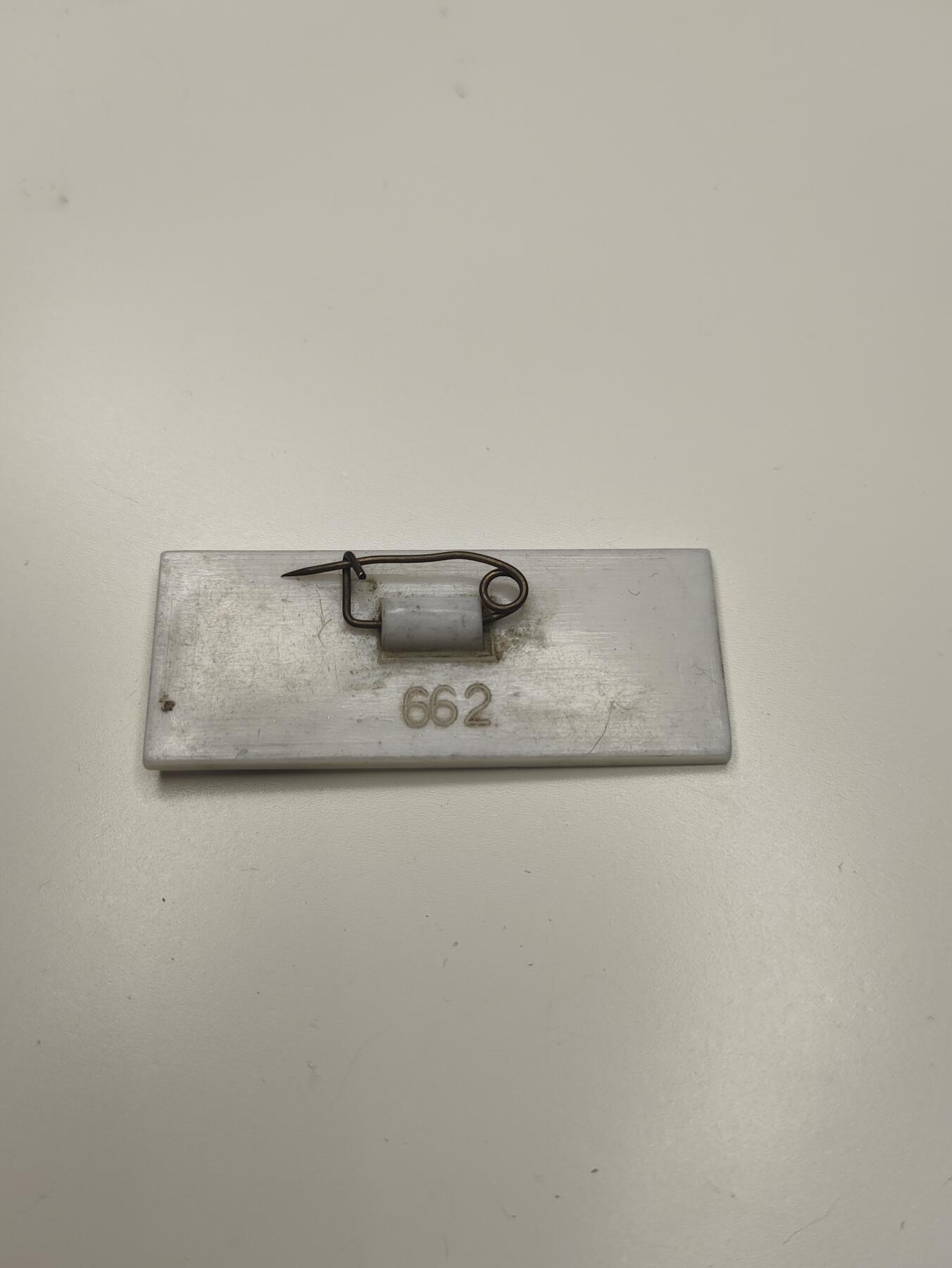 新时代收藏徽章红藏拍卖(第二十七场)  徽章纸品证书杂项 手工毛主席像章 分体透明头像