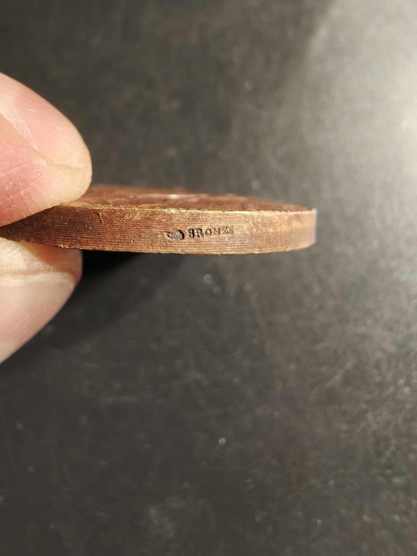 老王徽章第158期 法国射击联盟50周年大铜章    直径42mm.   重量37.5g