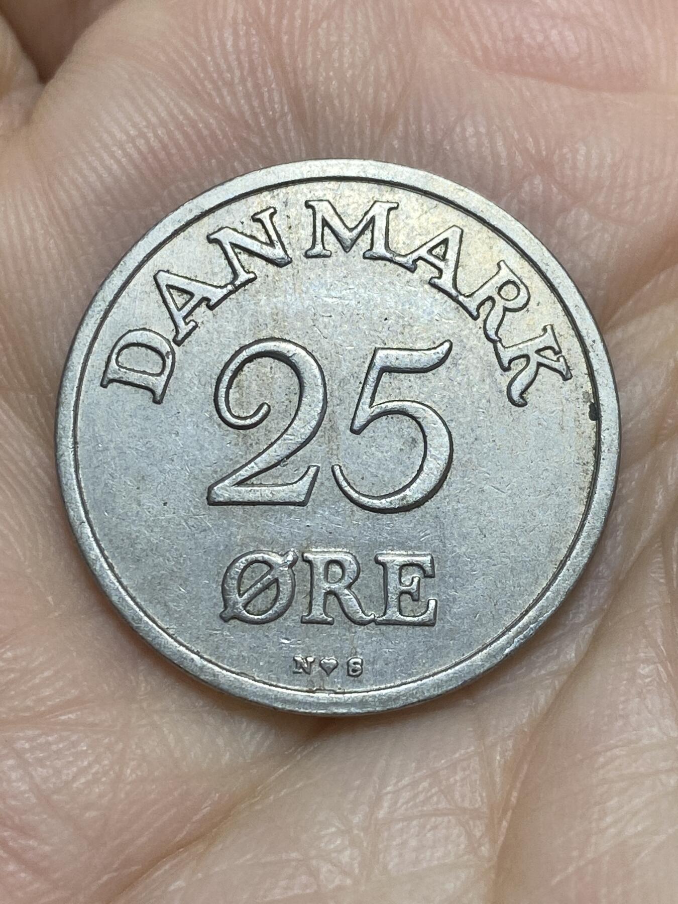 2025年第一百一十六场(总第一百四十二场）外国好品散币(免佣金) 丹麦🇩🇰1949年25欧尔(弗雷德里克九世第一版，N; S版)
