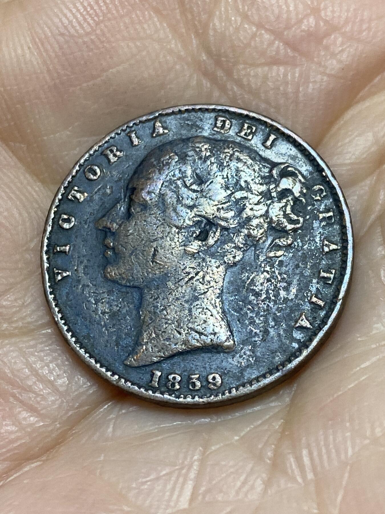 2025年第一百一十六场(总第一百四十二场）外国好品散币(免佣金) 英国🇬🇧1839年1法新(维多利亚女王青年第一版)
