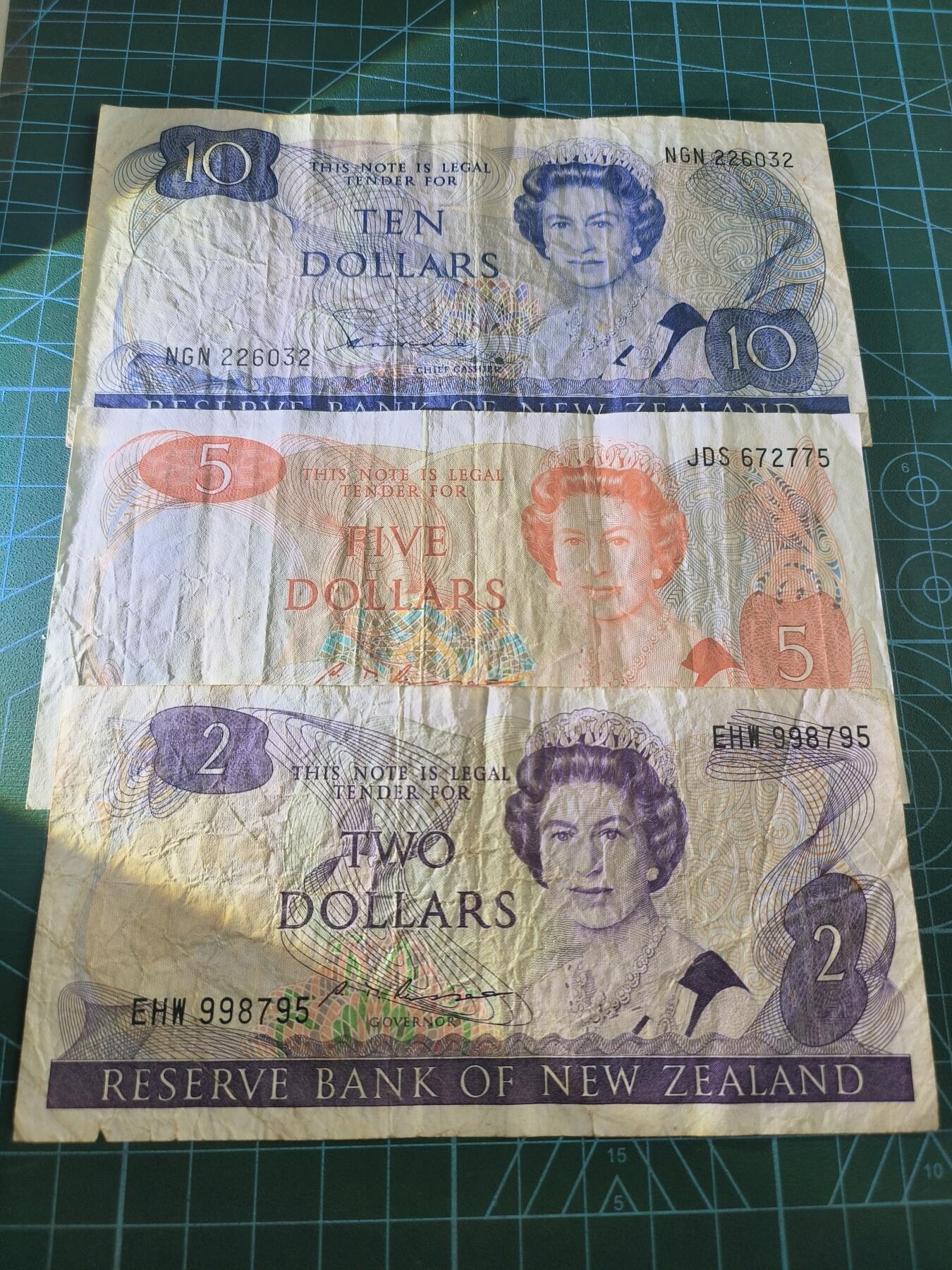 世界靓号纸钞第七十六期 老版新西兰花冠2-5-10-20-50元 品相如图